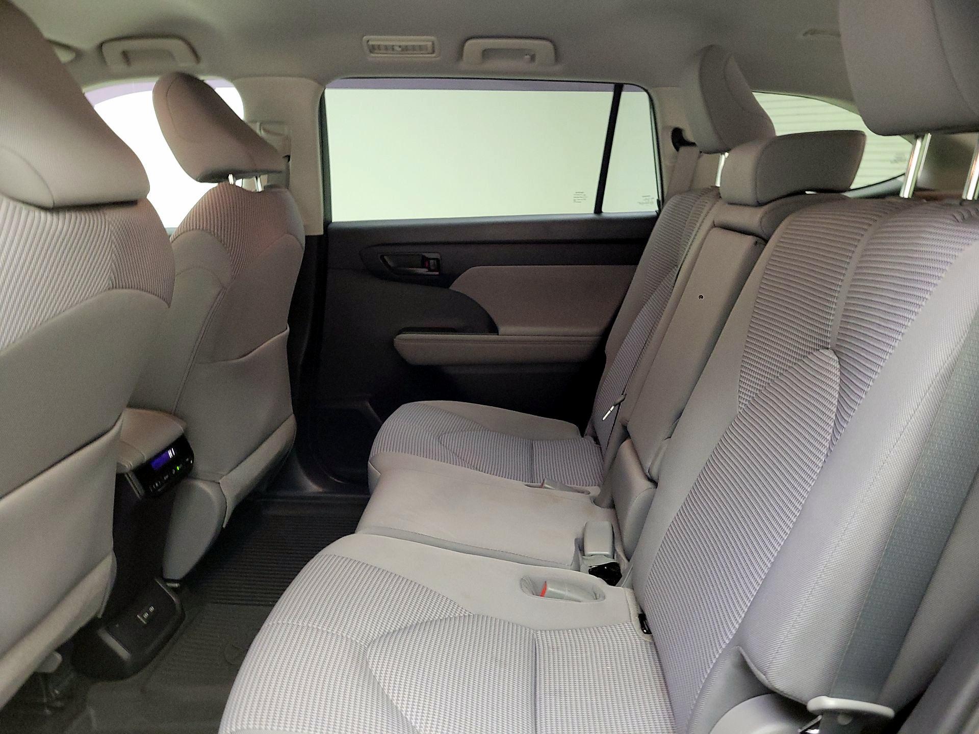 Thumbnail: 2022 Toyota Highlander - 19