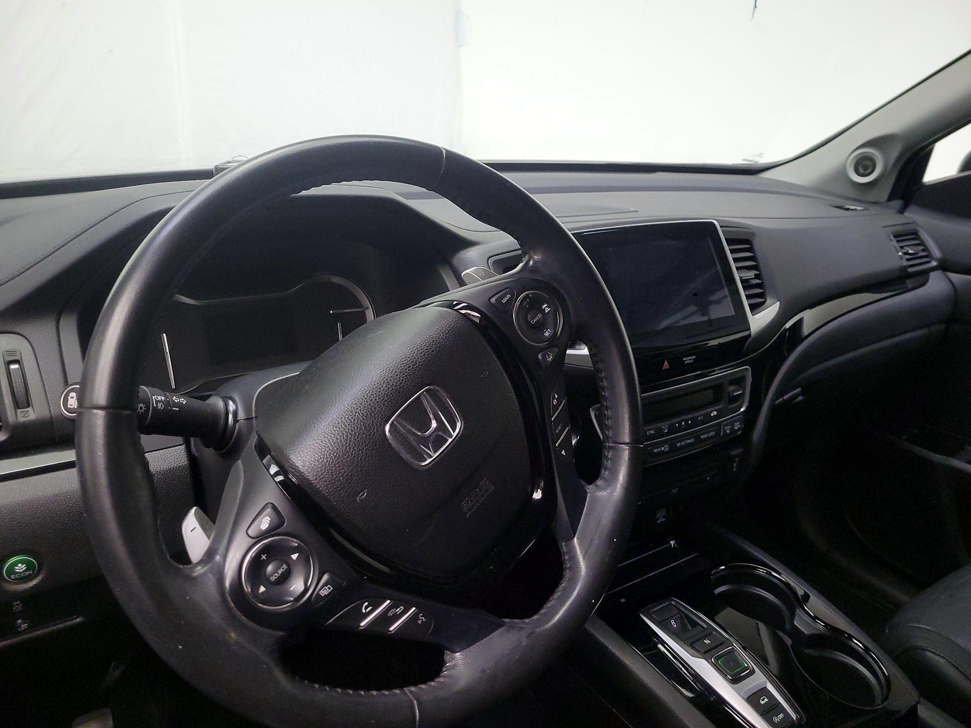 Thumbnail: 2016 Honda Pilot - 10