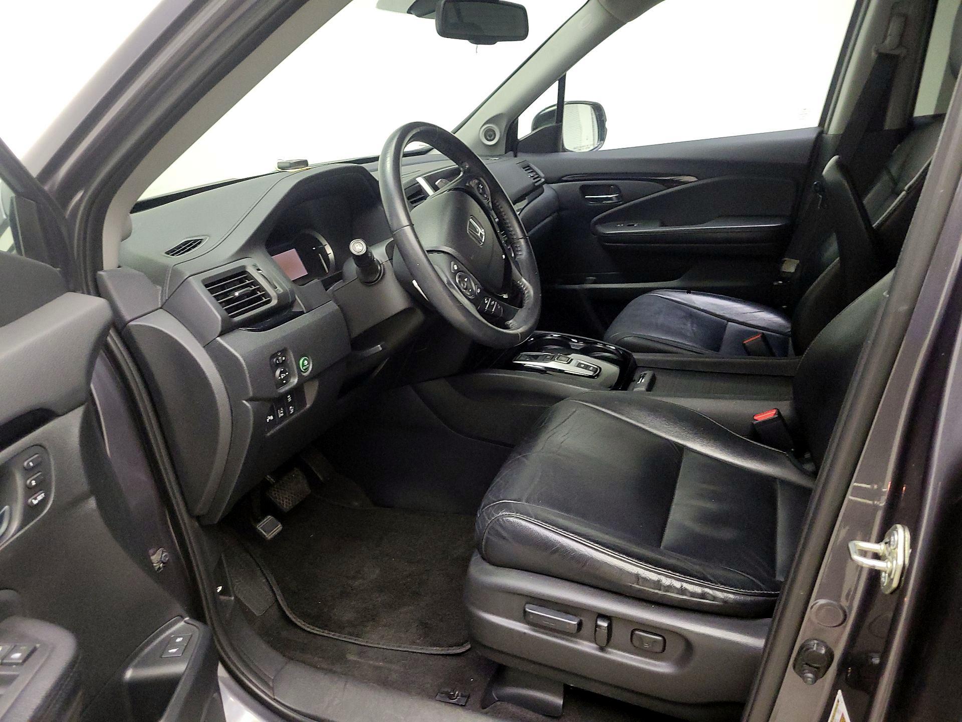 Thumbnail: 2016 Honda Pilot - 11