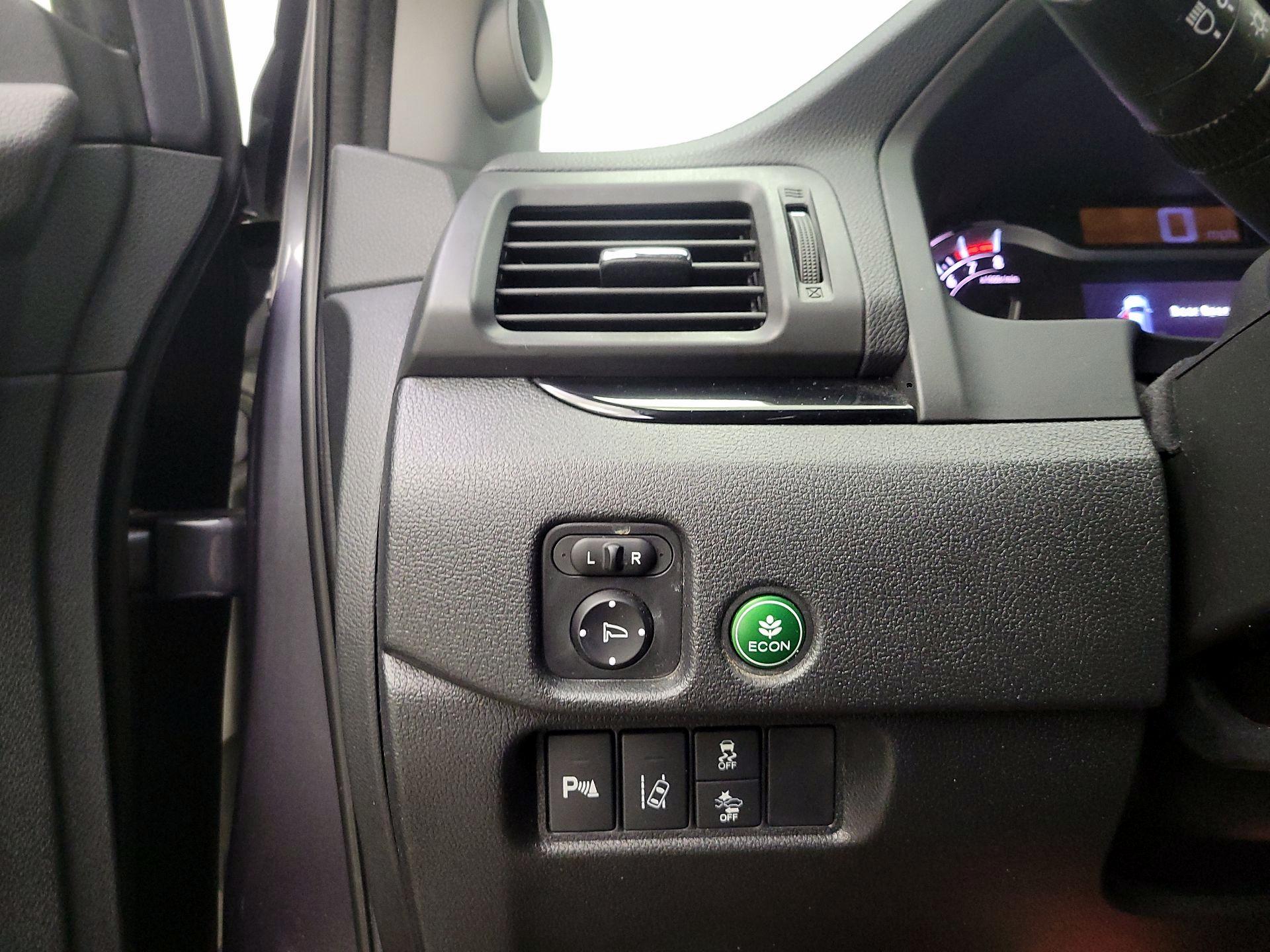 Thumbnail: 2016 Honda Pilot - 13