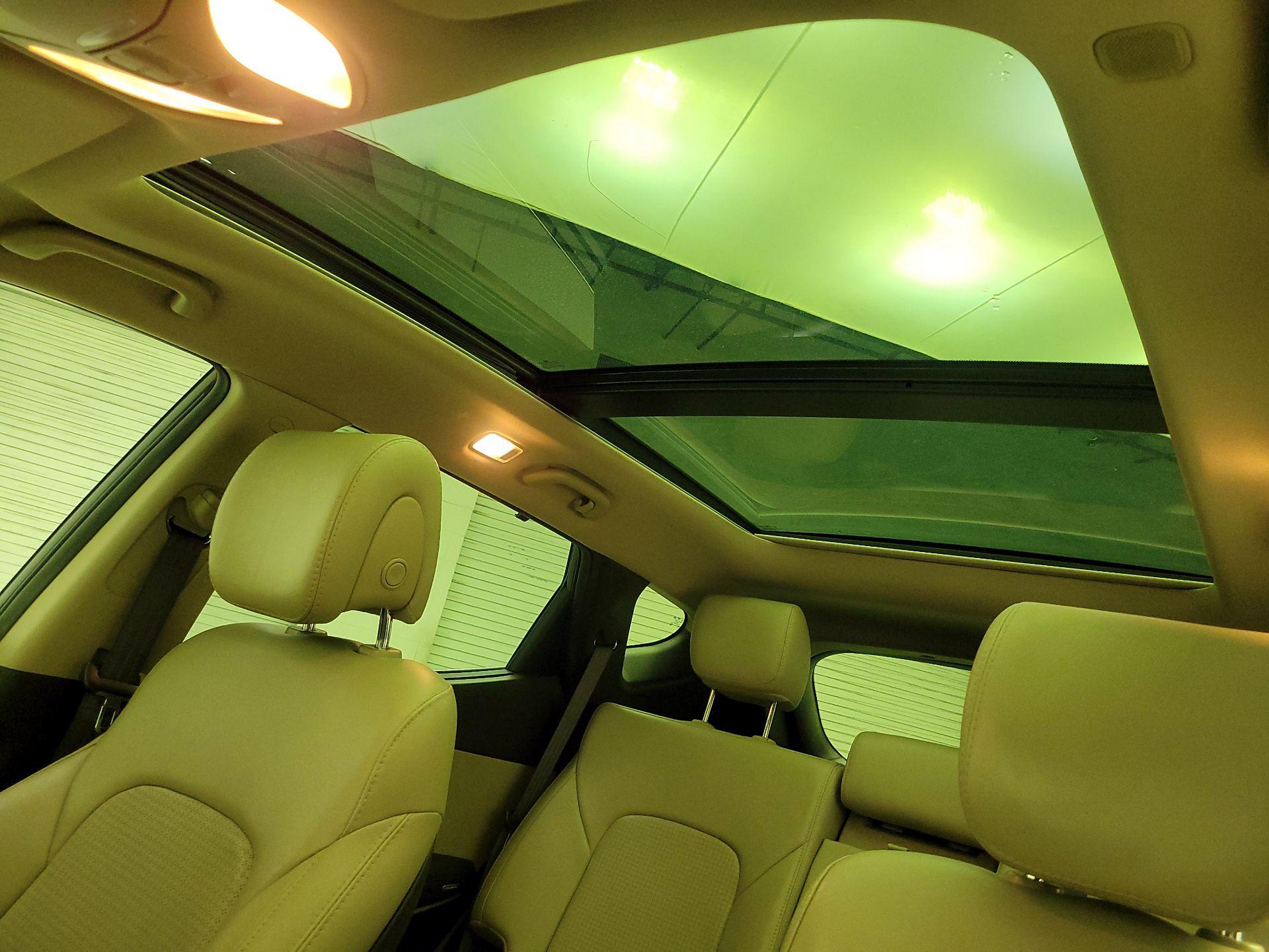 Thumbnail: 2014 Hyundai Santa Fe - 20