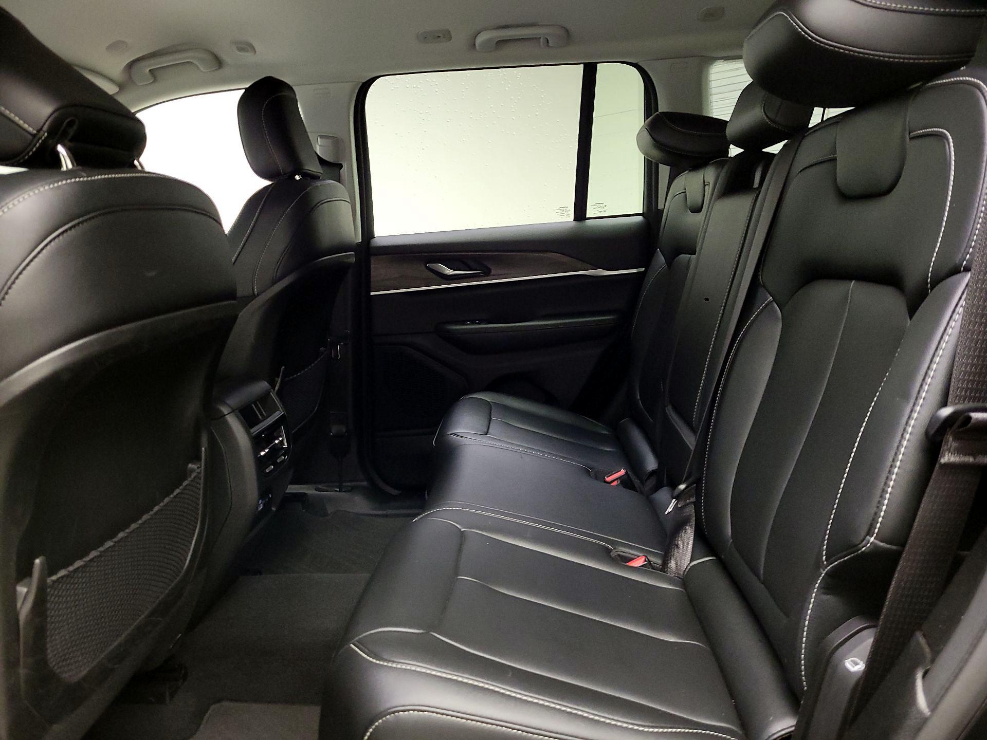 Thumbnail: 2023 Jeep Grand Cherokee - 20