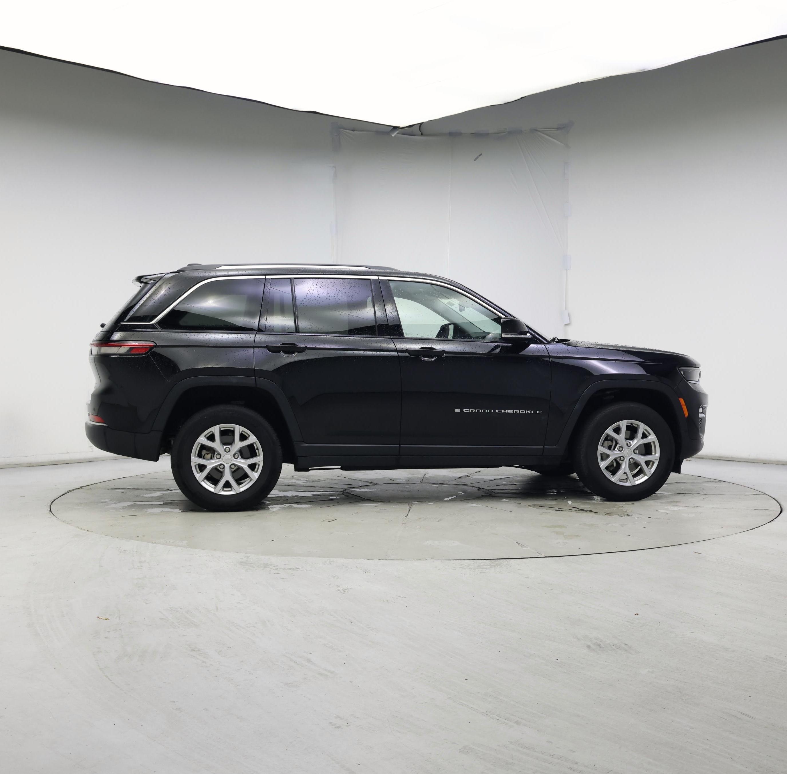 Thumbnail: 2023 Jeep Grand Cherokee - 7