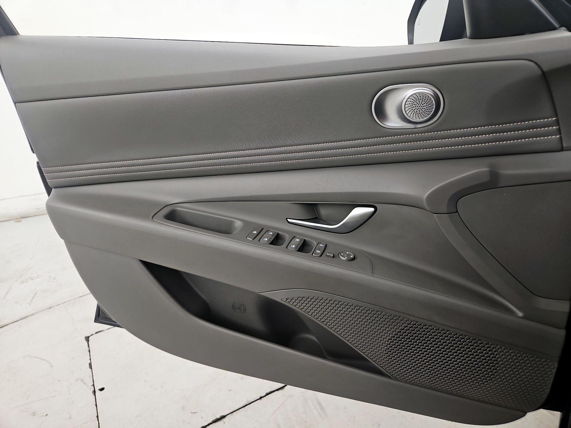 Thumbnail: 2023 Hyundai Elantra - 12