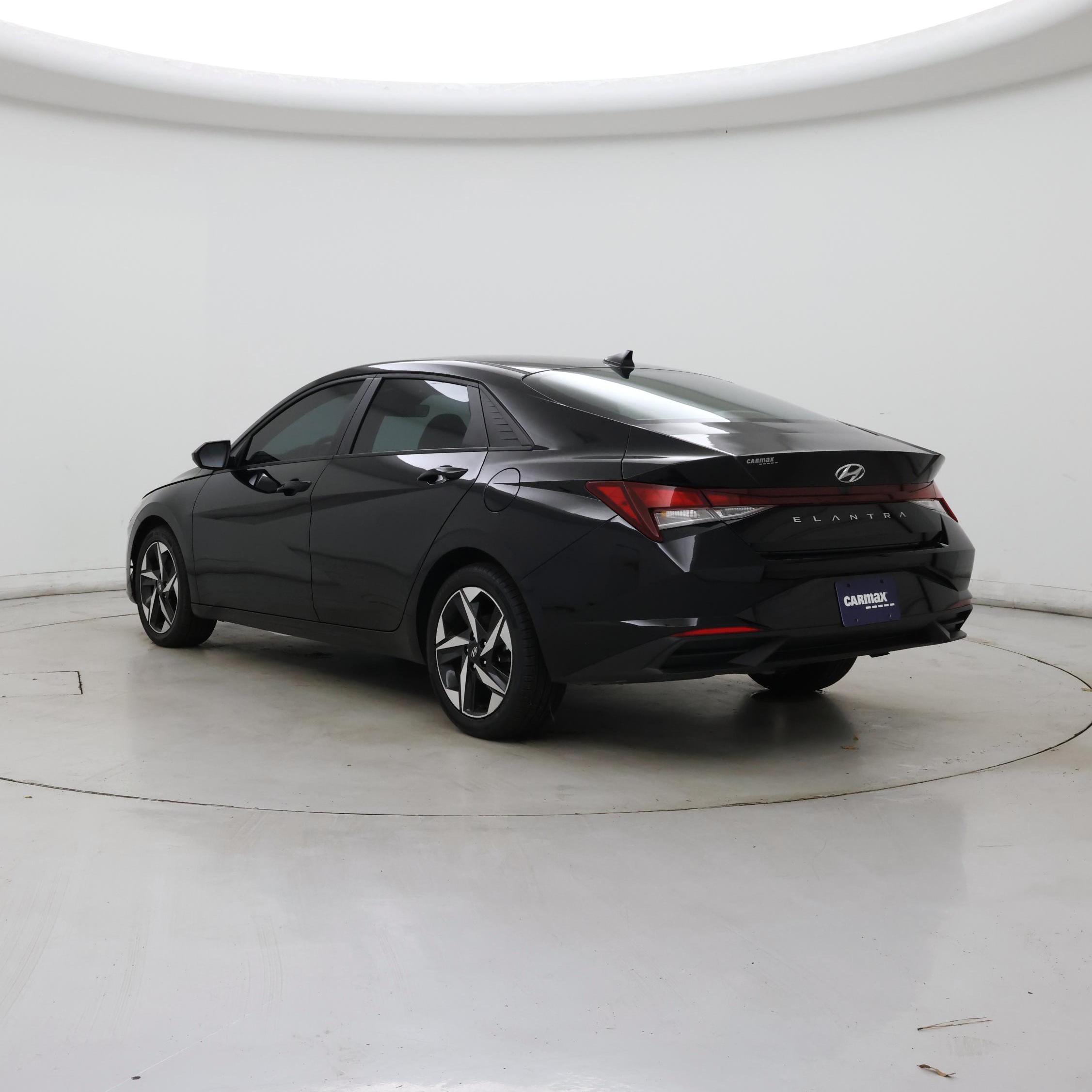 Thumbnail: 2023 Hyundai Elantra - 2