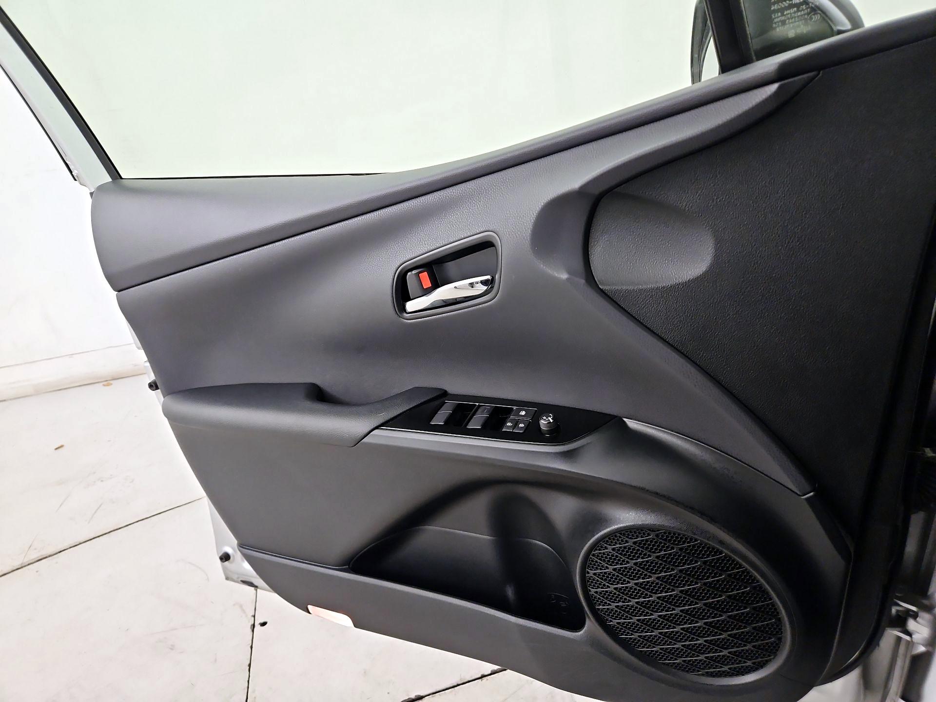 Thumbnail: 2022 Toyota Prius - 12