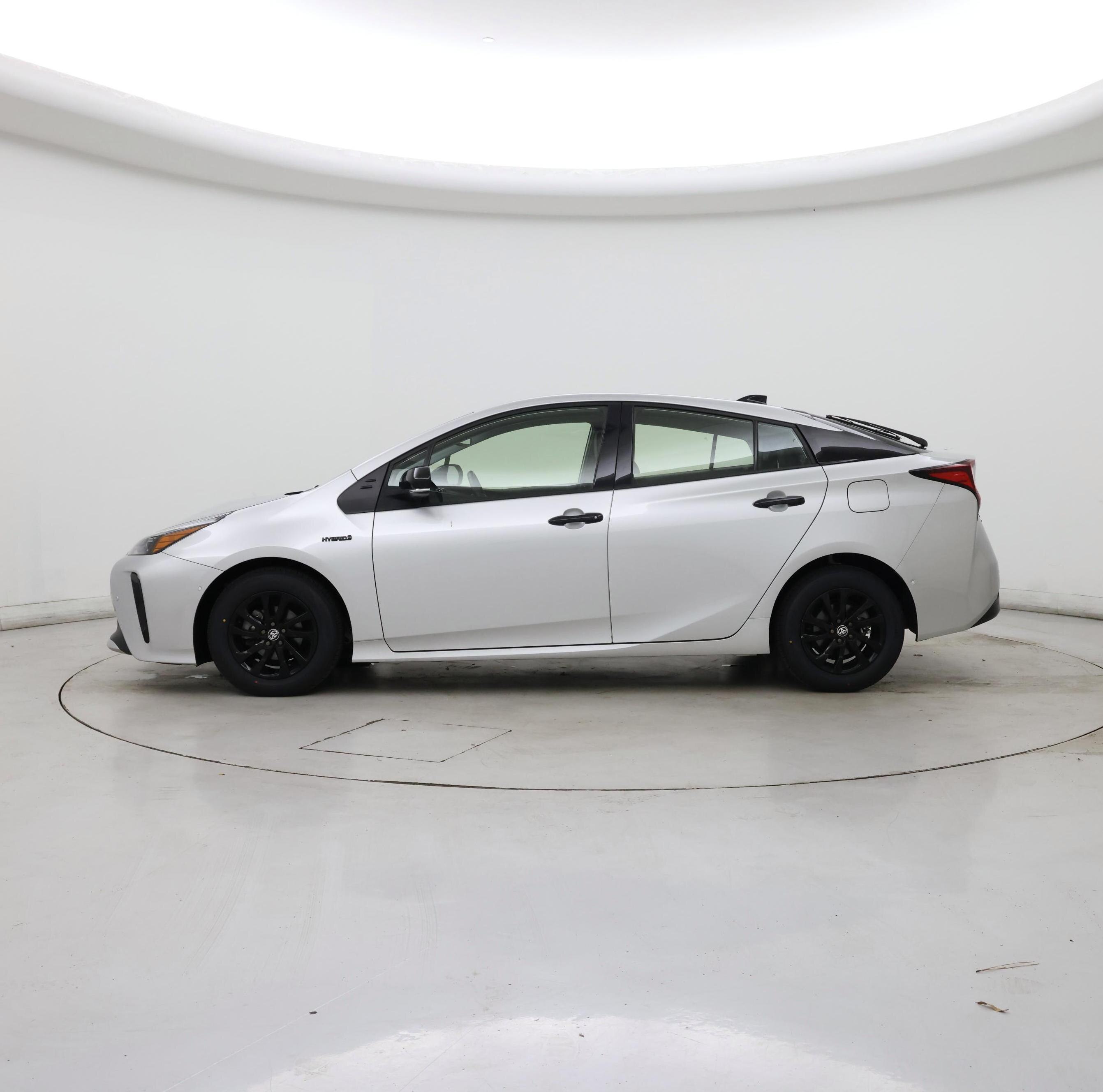 Thumbnail: 2022 Toyota Prius - 3