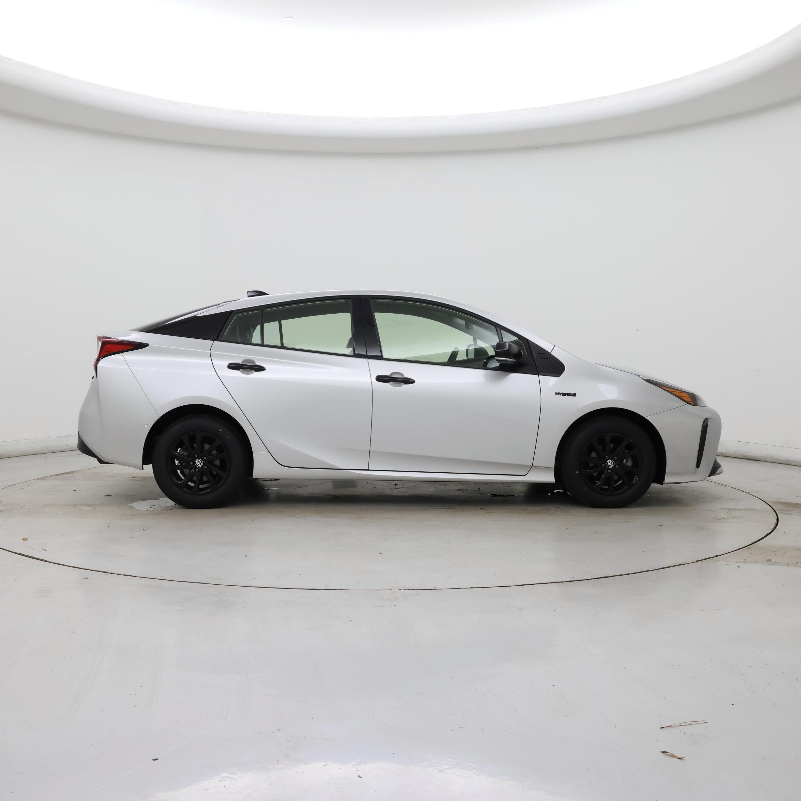 Thumbnail: 2022 Toyota Prius - 7