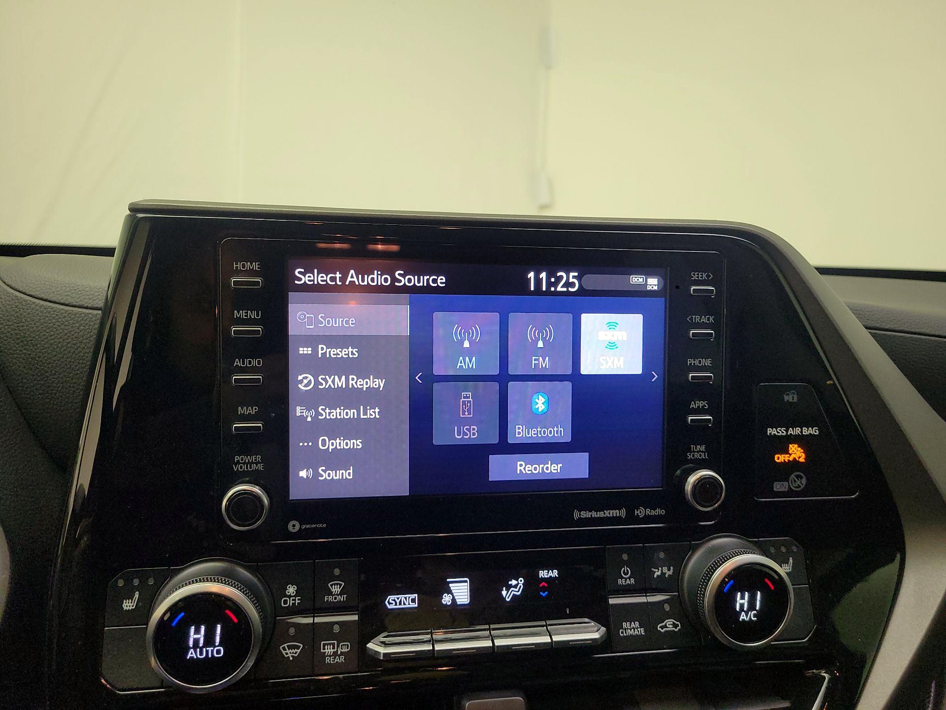 Thumbnail: 2021 Toyota Highlander - 15