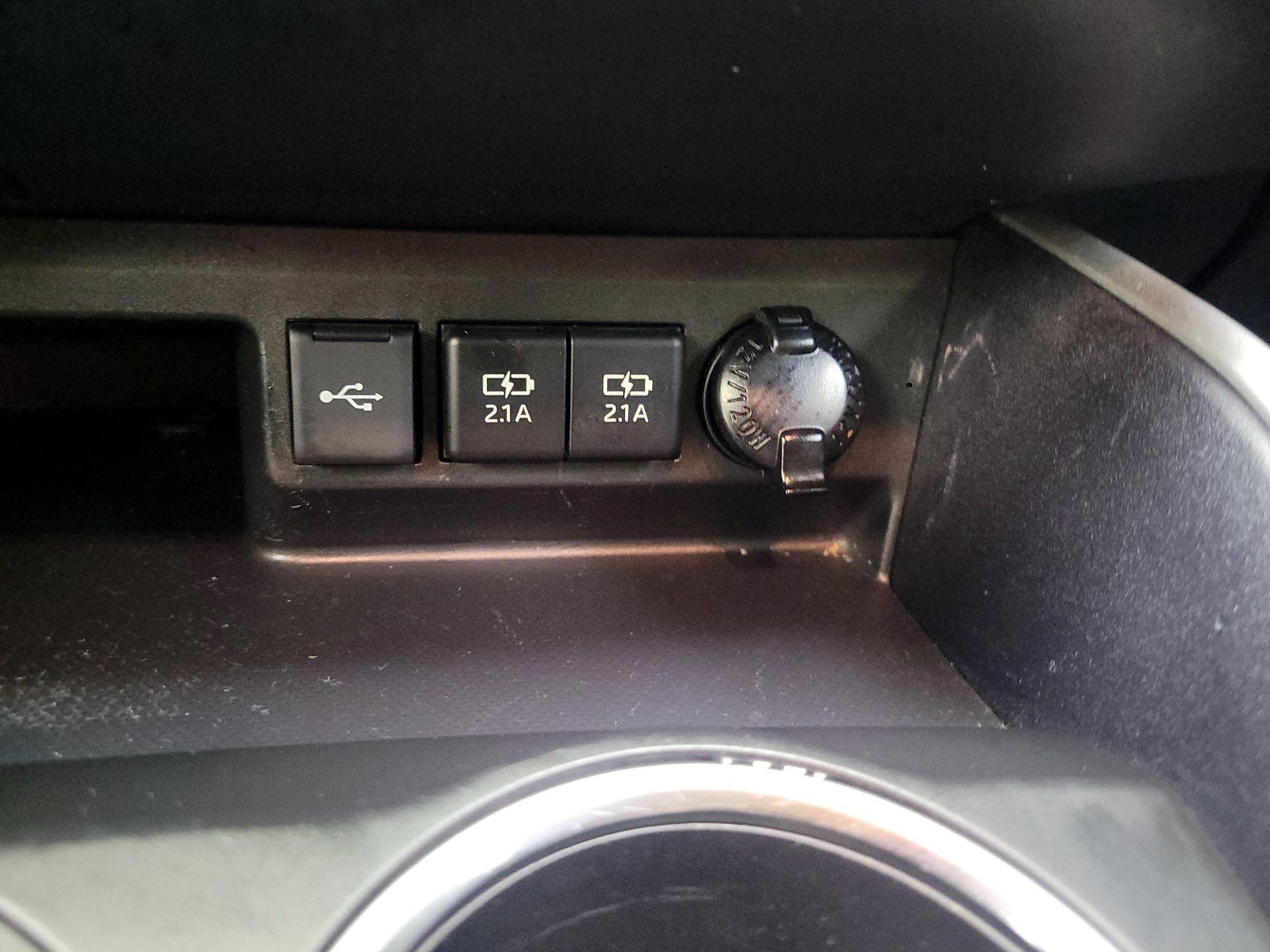 Thumbnail: 2021 Toyota Highlander - 18