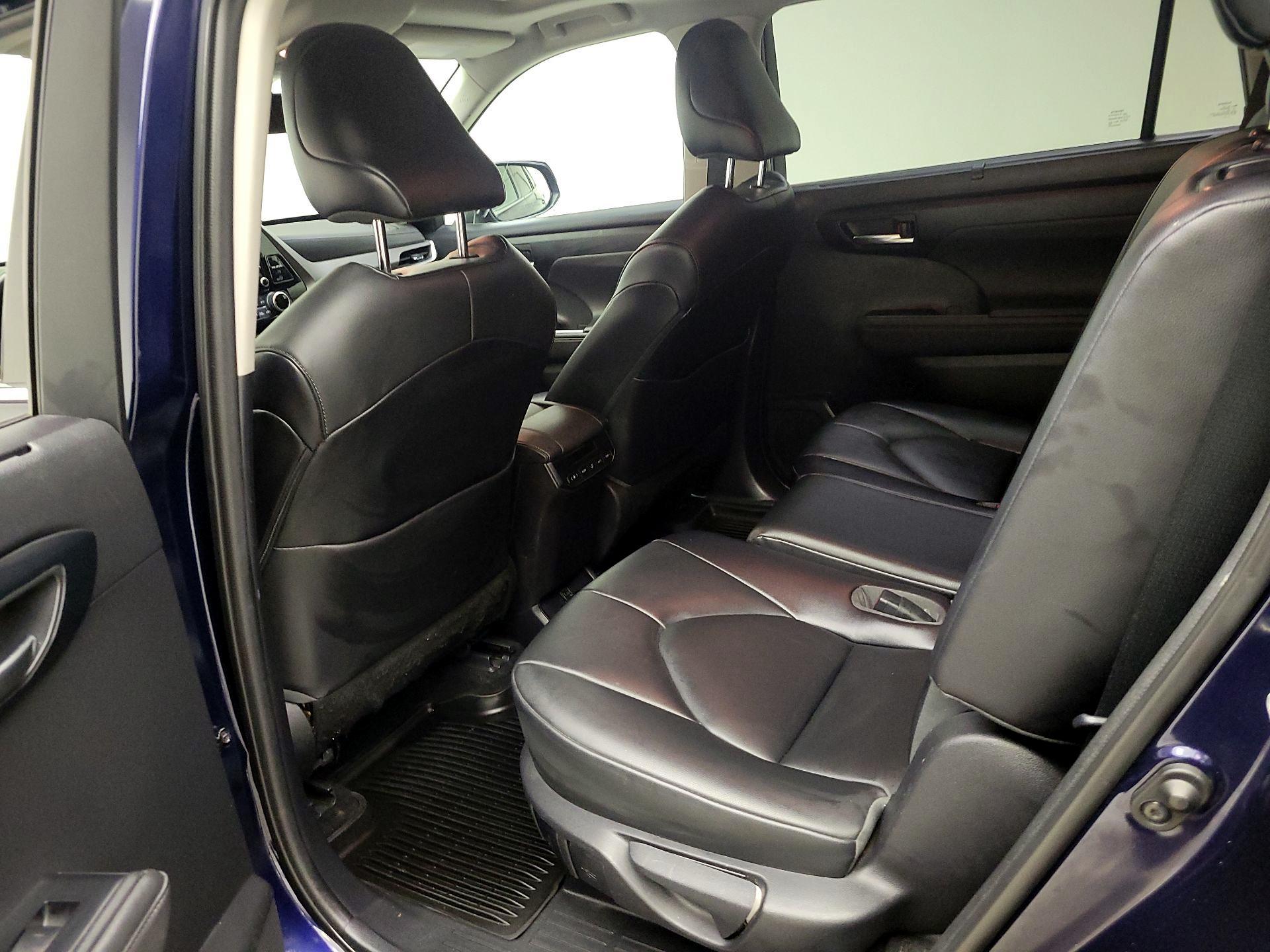 Thumbnail: 2021 Toyota Highlander - 19