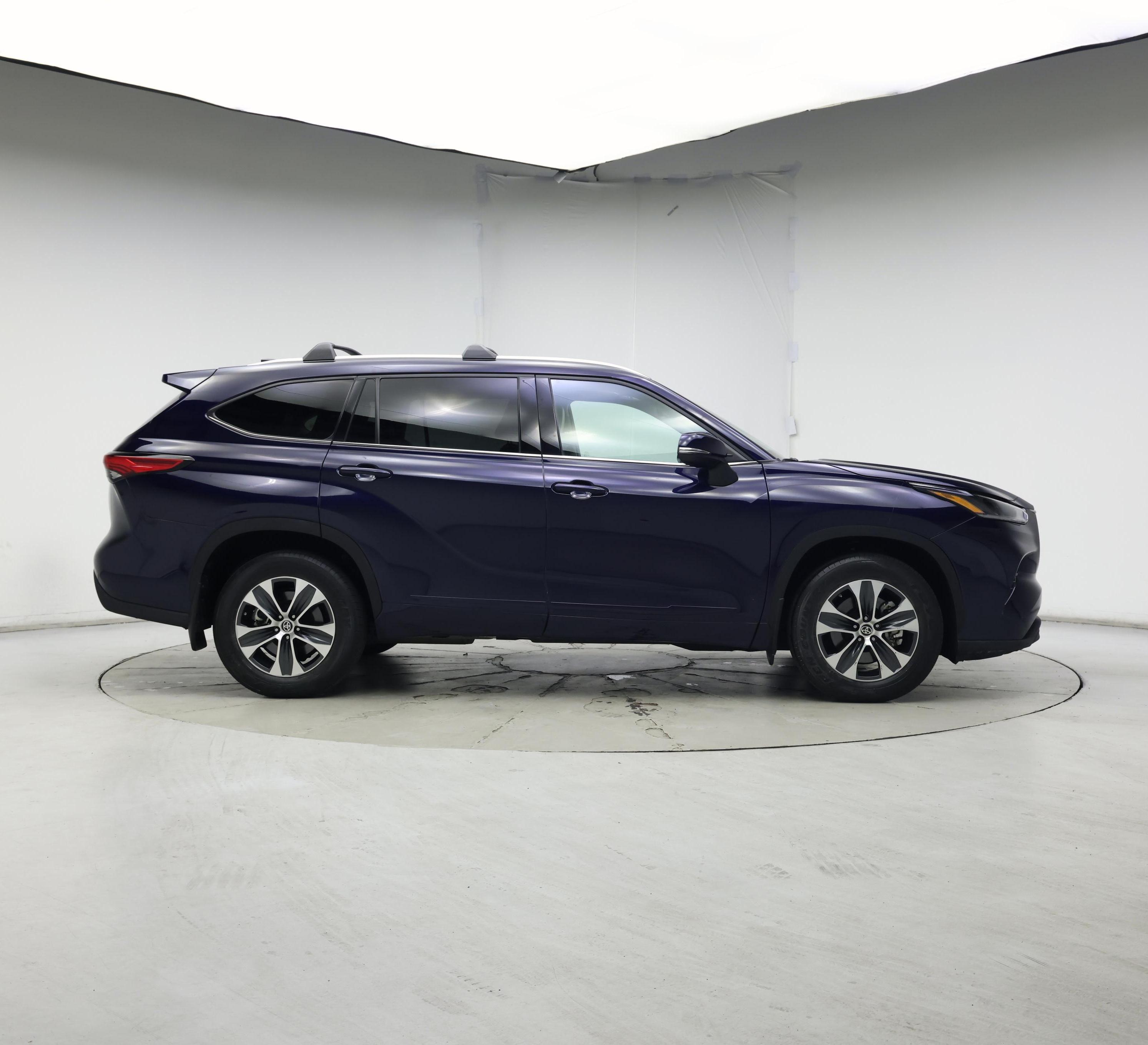 Thumbnail: 2021 Toyota Highlander - 7