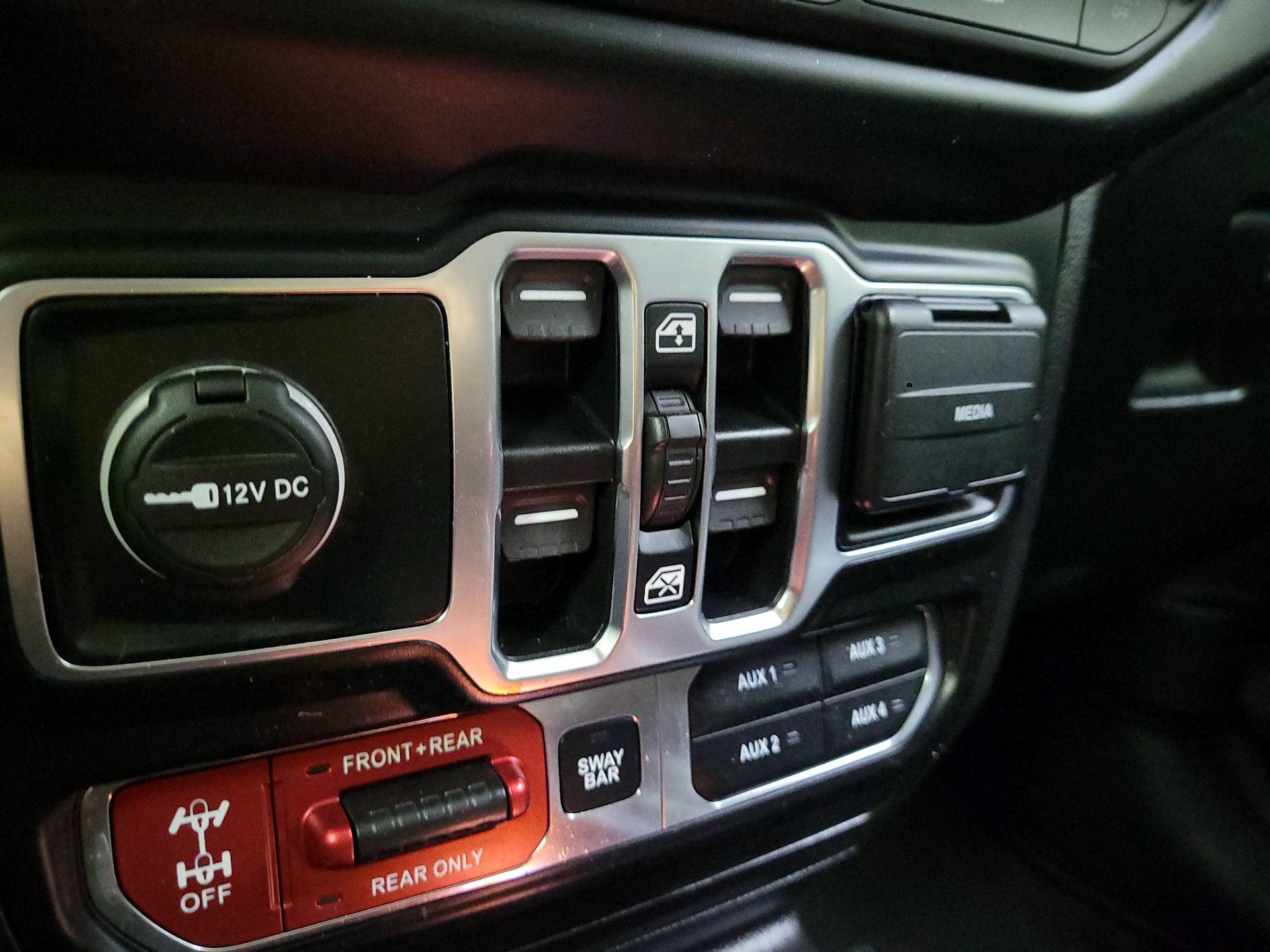 Thumbnail: 2023 Jeep Wrangler - 19