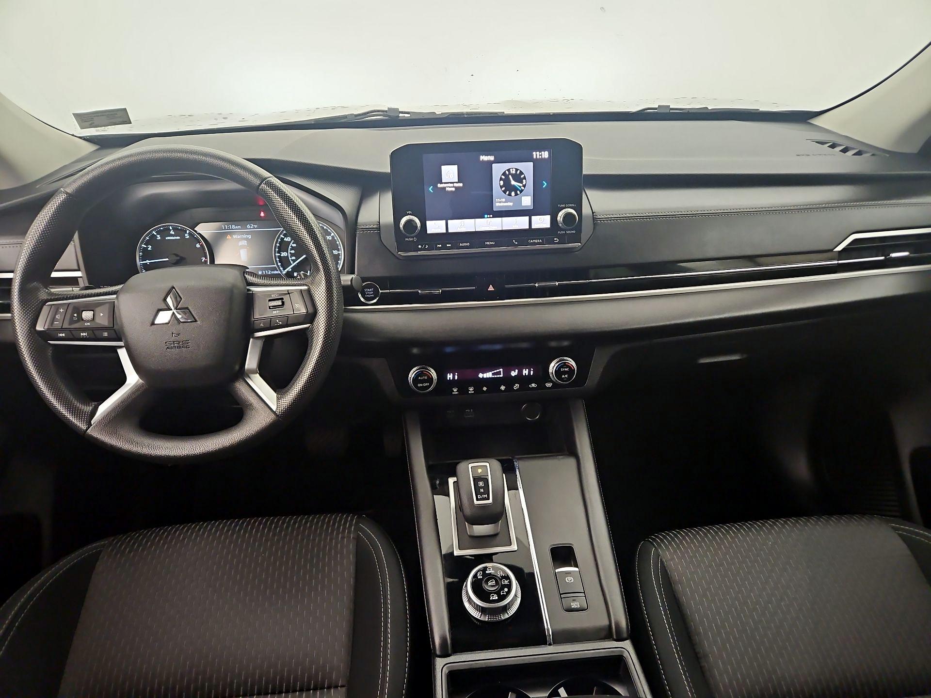 Thumbnail: 2022 Mitsubishi Outlander - 9