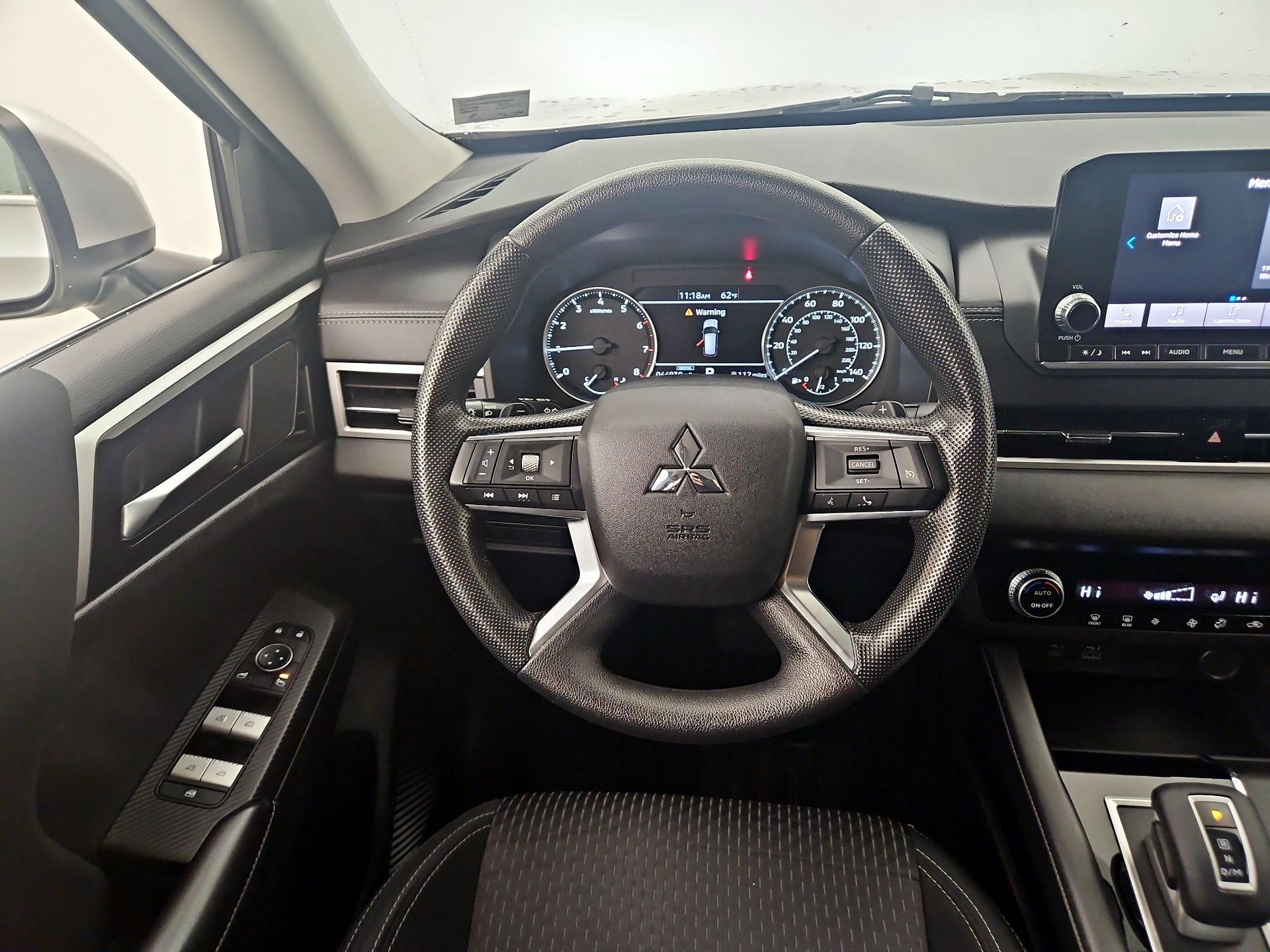 Thumbnail: 2022 Mitsubishi Outlander - 10