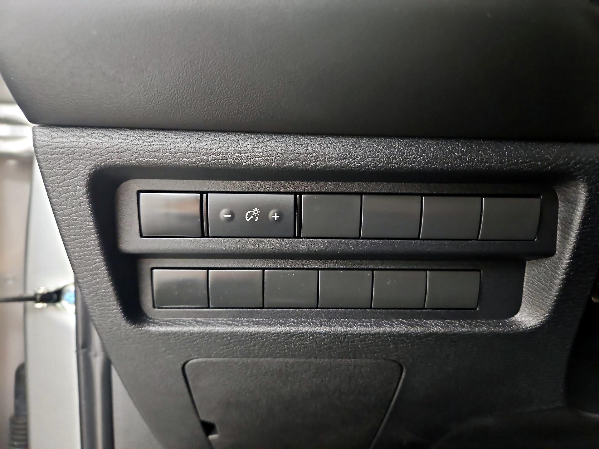 Thumbnail: 2022 Mitsubishi Outlander - 13