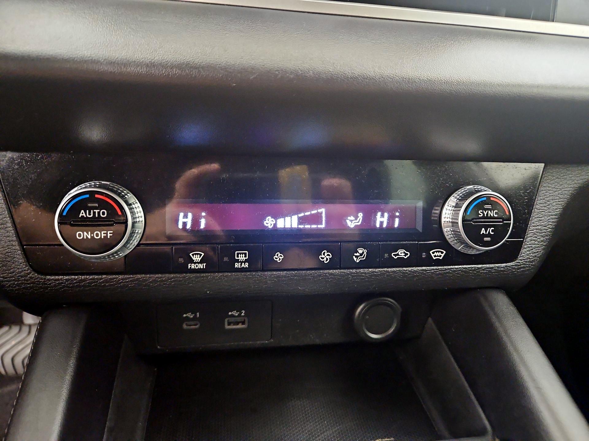 Thumbnail: 2022 Mitsubishi Outlander - 16