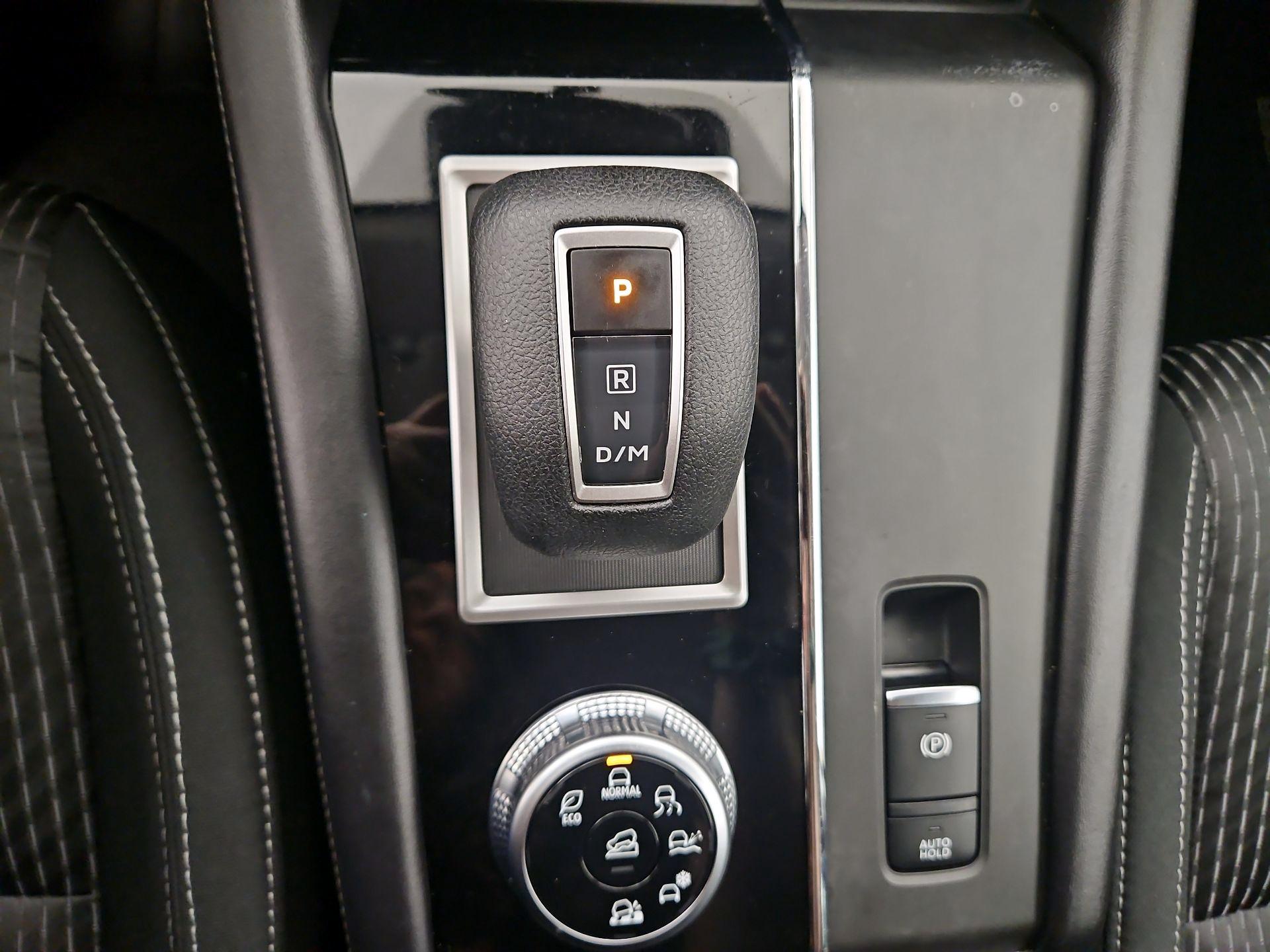 Thumbnail: 2022 Mitsubishi Outlander - 17