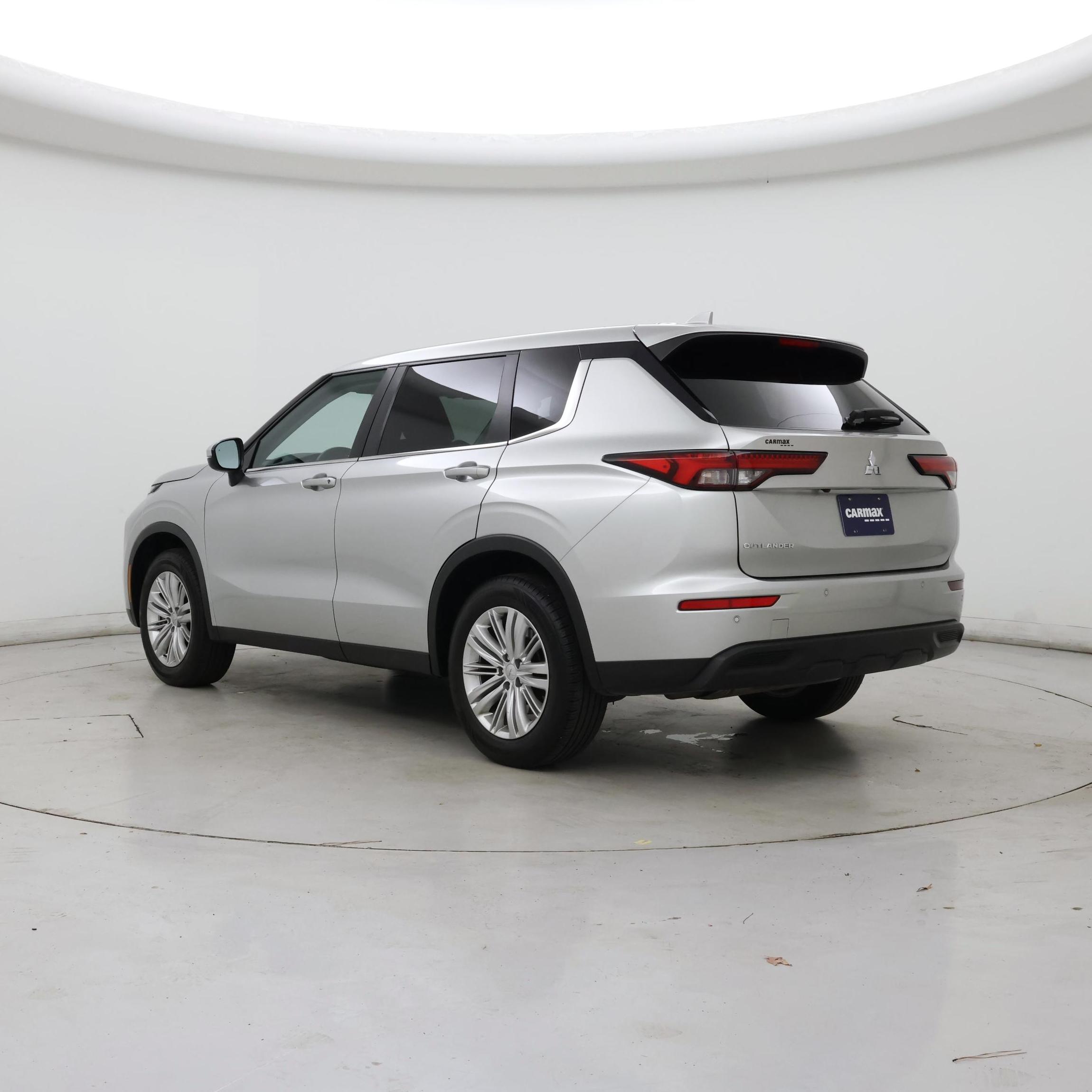 Thumbnail: 2022 Mitsubishi Outlander - 2