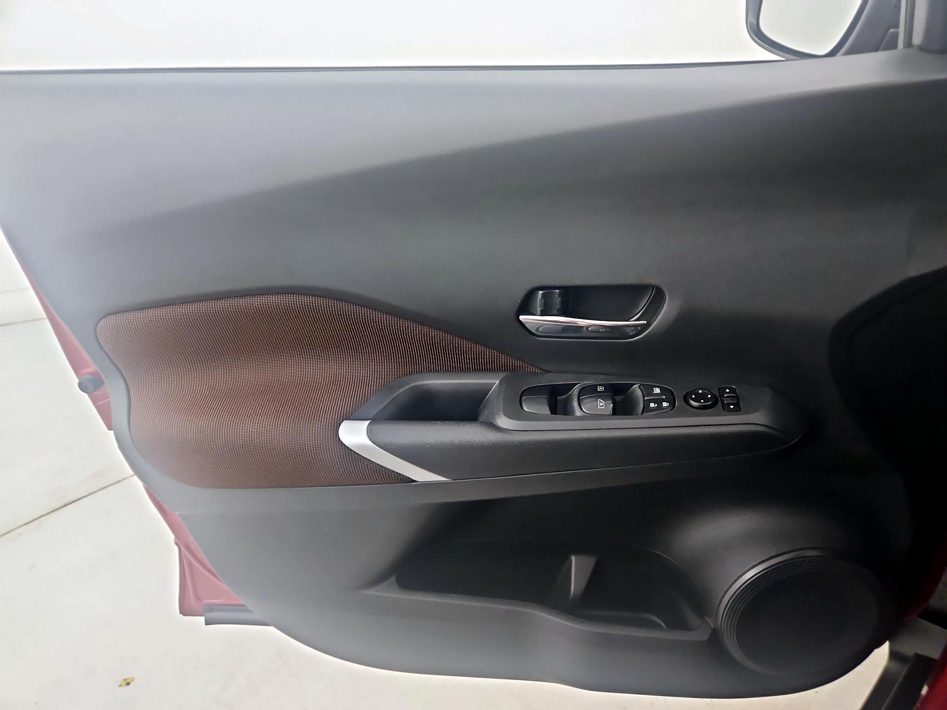 Thumbnail: 2023 Nissan Kicks - 12