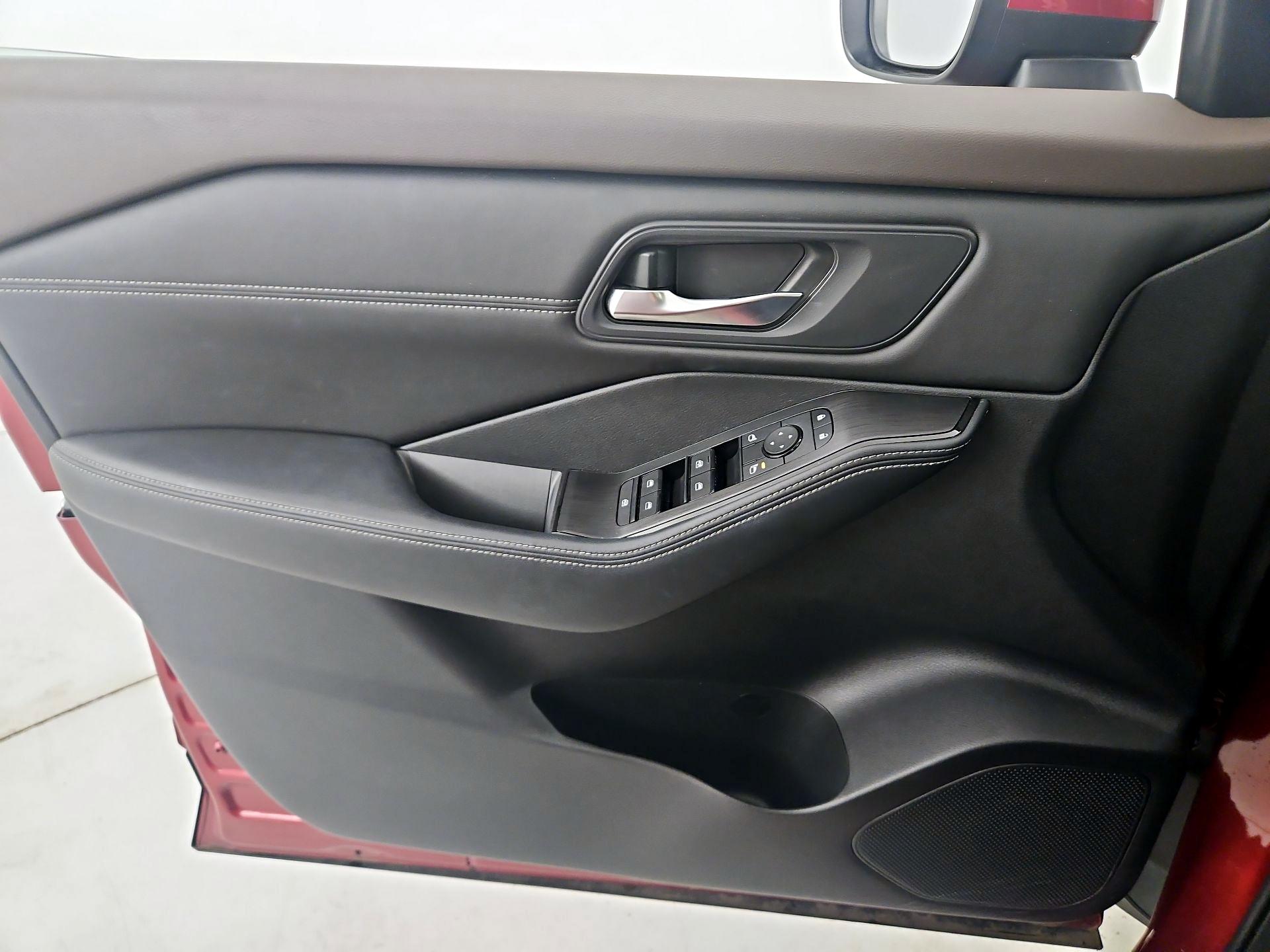 Thumbnail: 2022 Nissan Rogue - 12