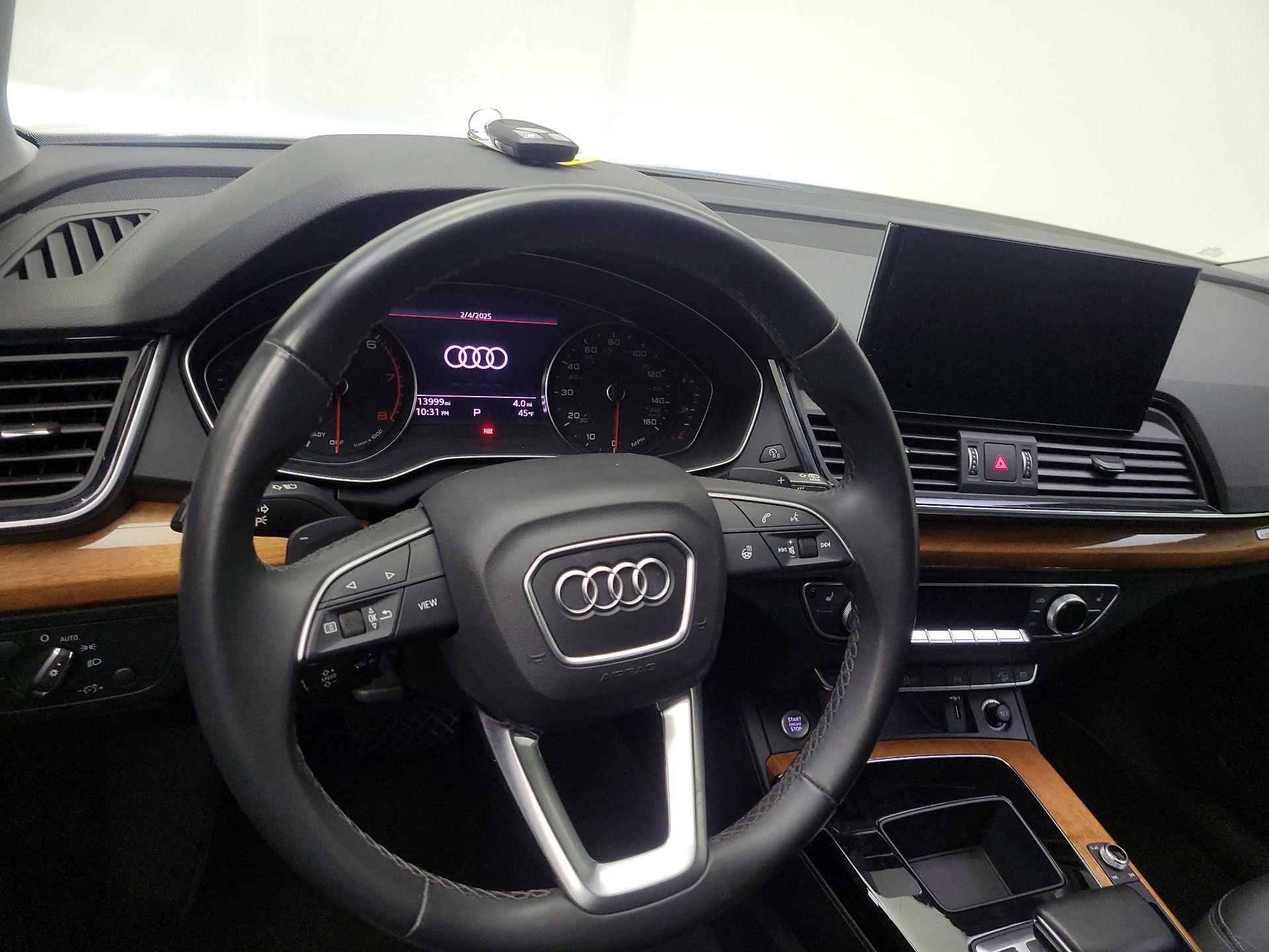 Thumbnail: 2023 Audi Q5 - 10