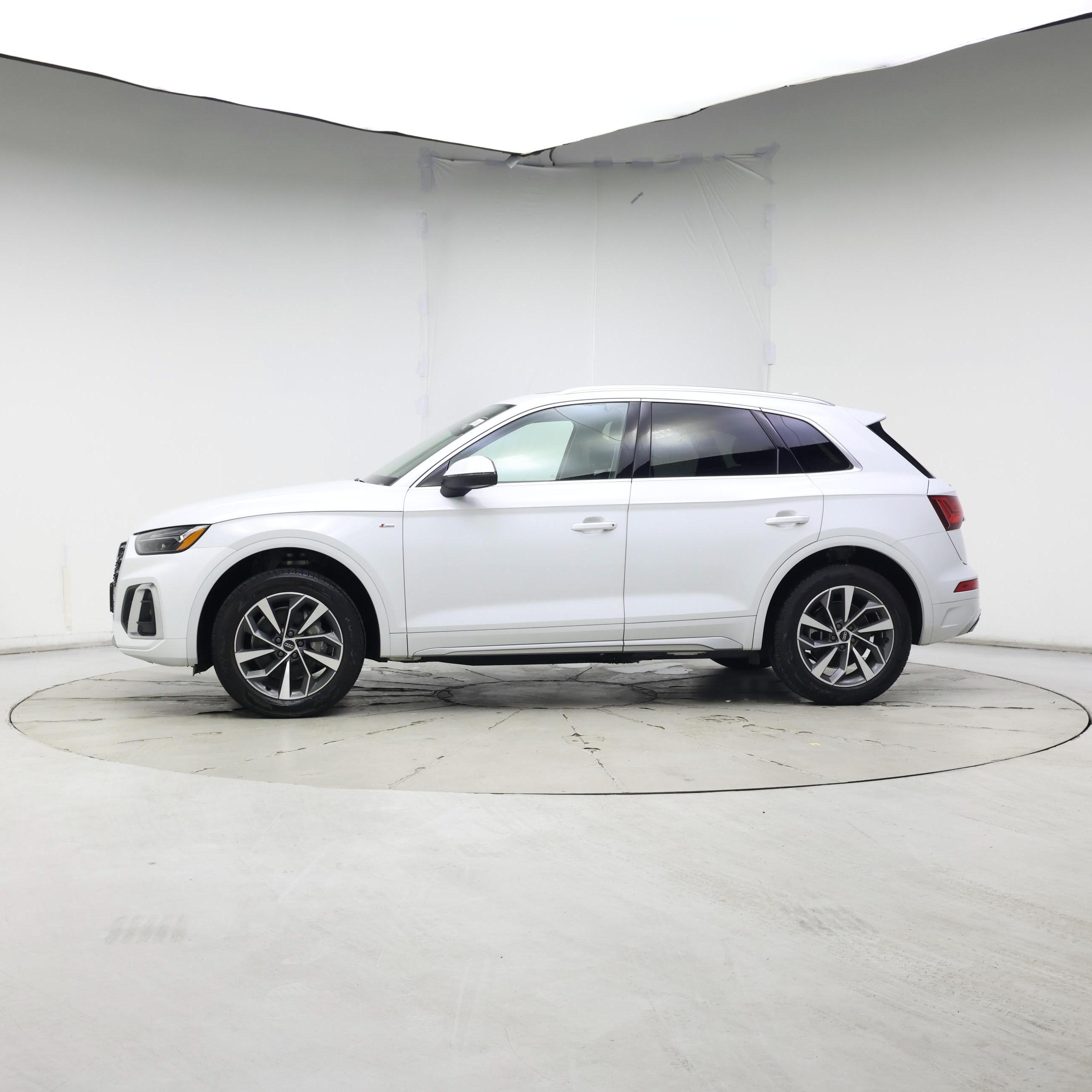 Thumbnail: 2023 Audi Q5 - 3