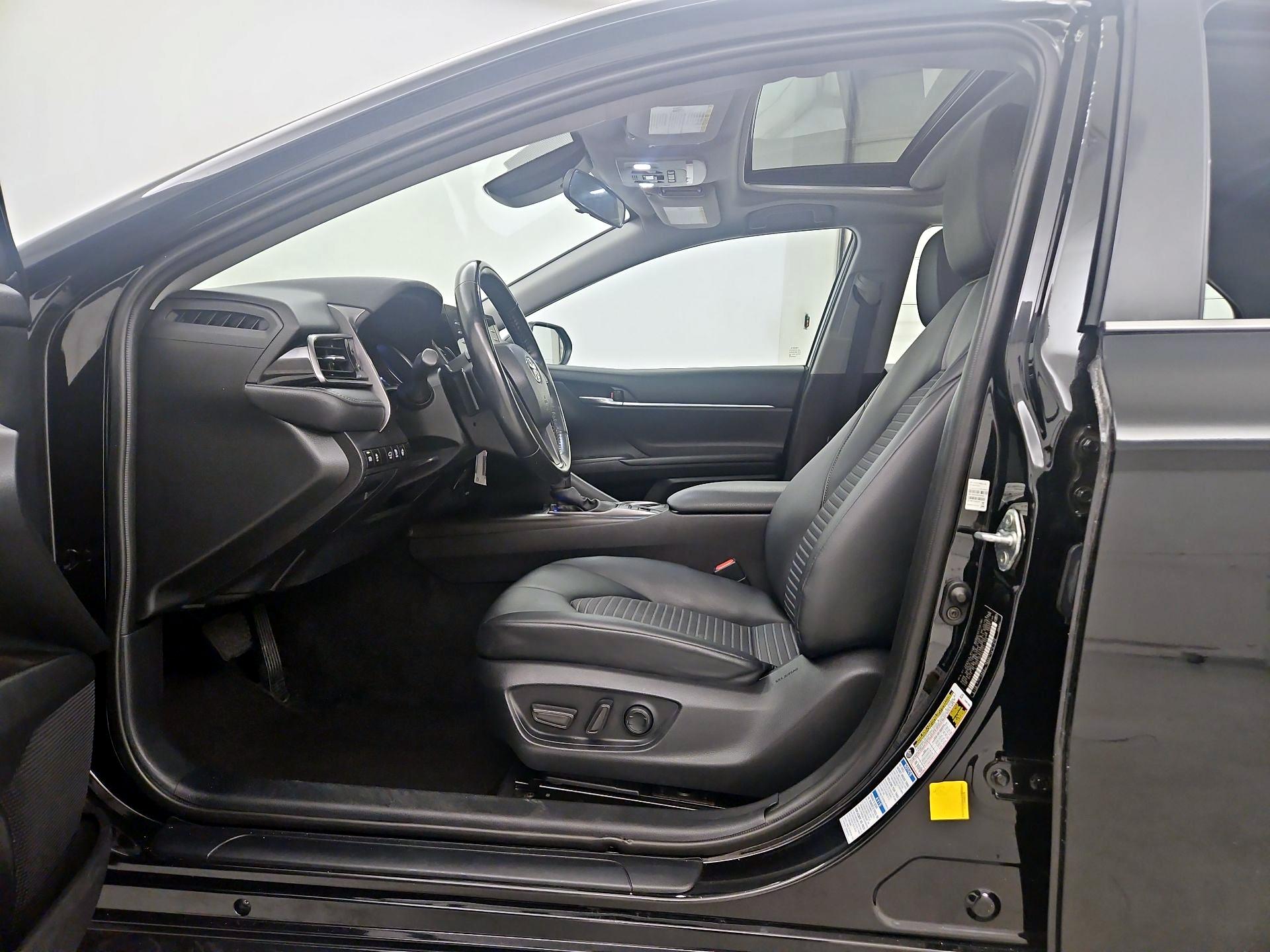 Thumbnail: 2022 Toyota Camry - 11