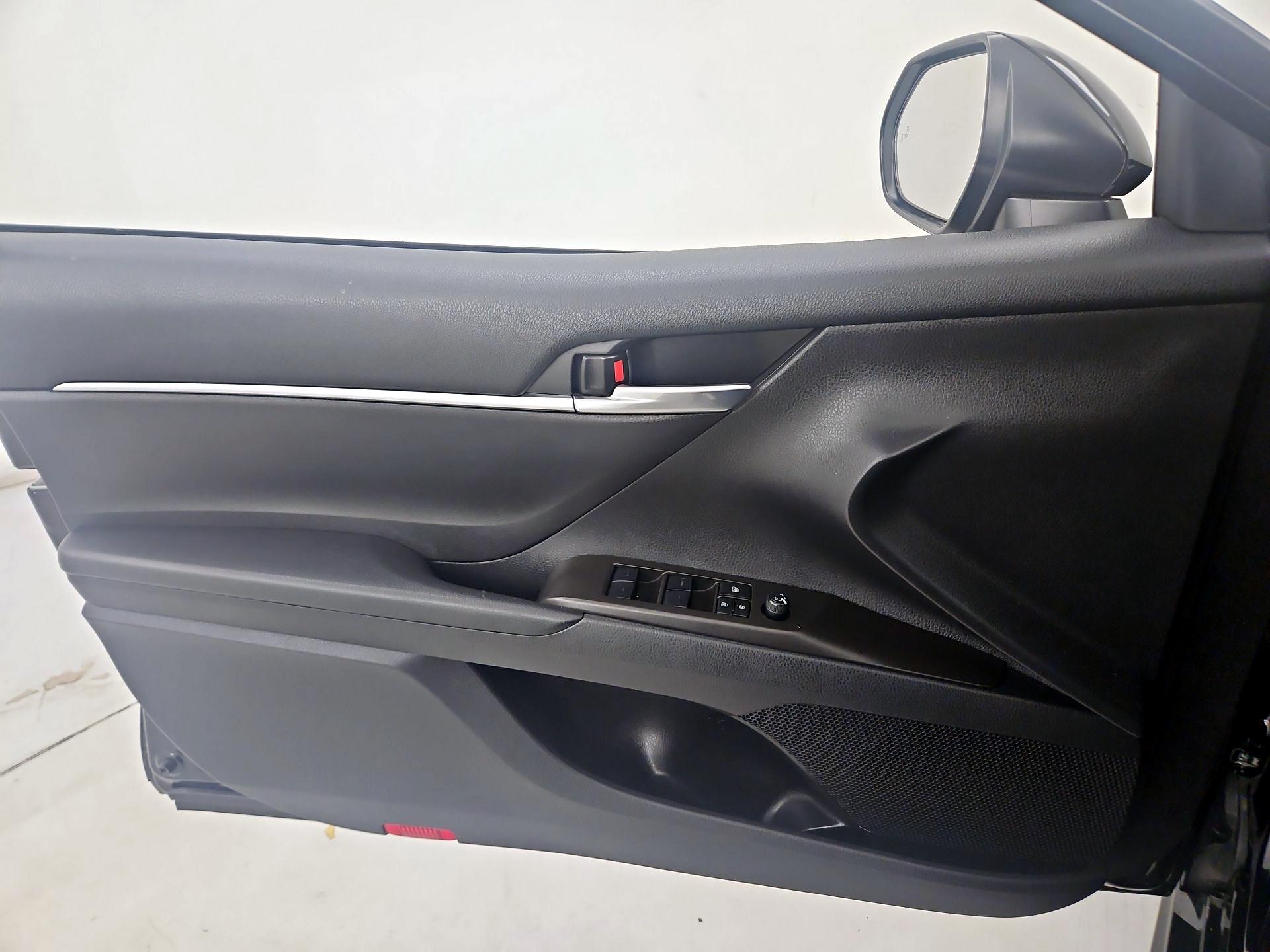 Thumbnail: 2022 Toyota Camry - 12