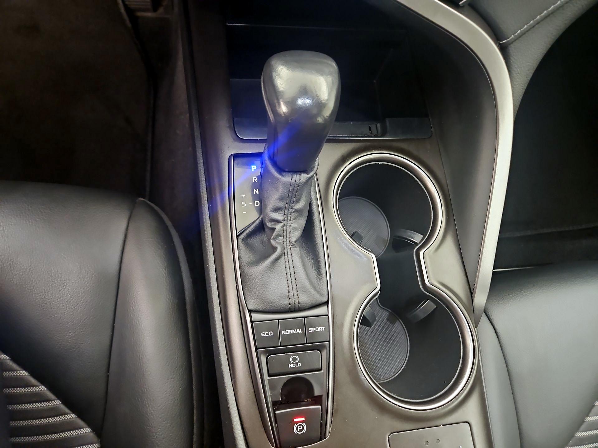 Thumbnail: 2022 Toyota Camry - 17