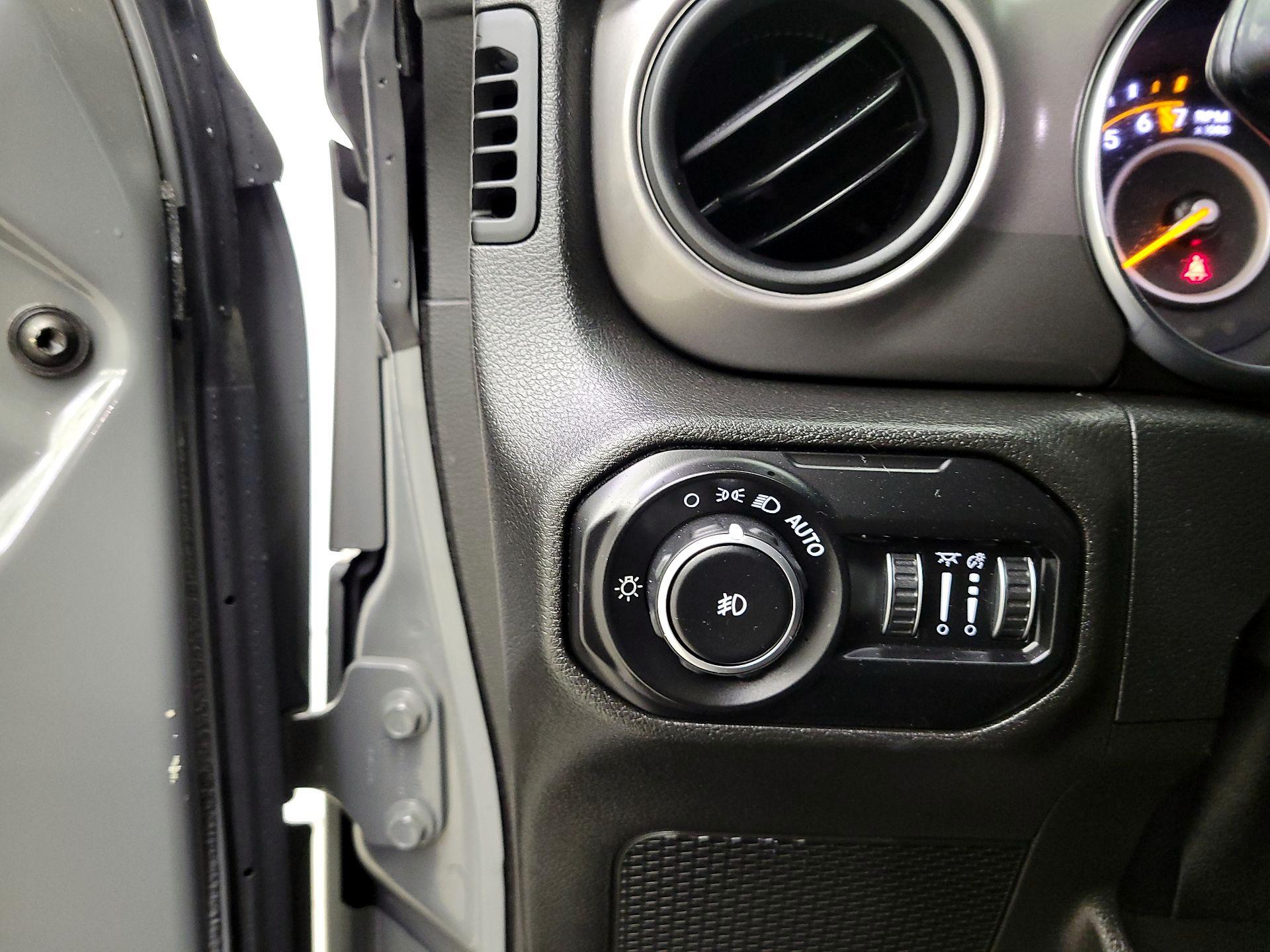 Thumbnail: 2021 Jeep Wrangler - 13