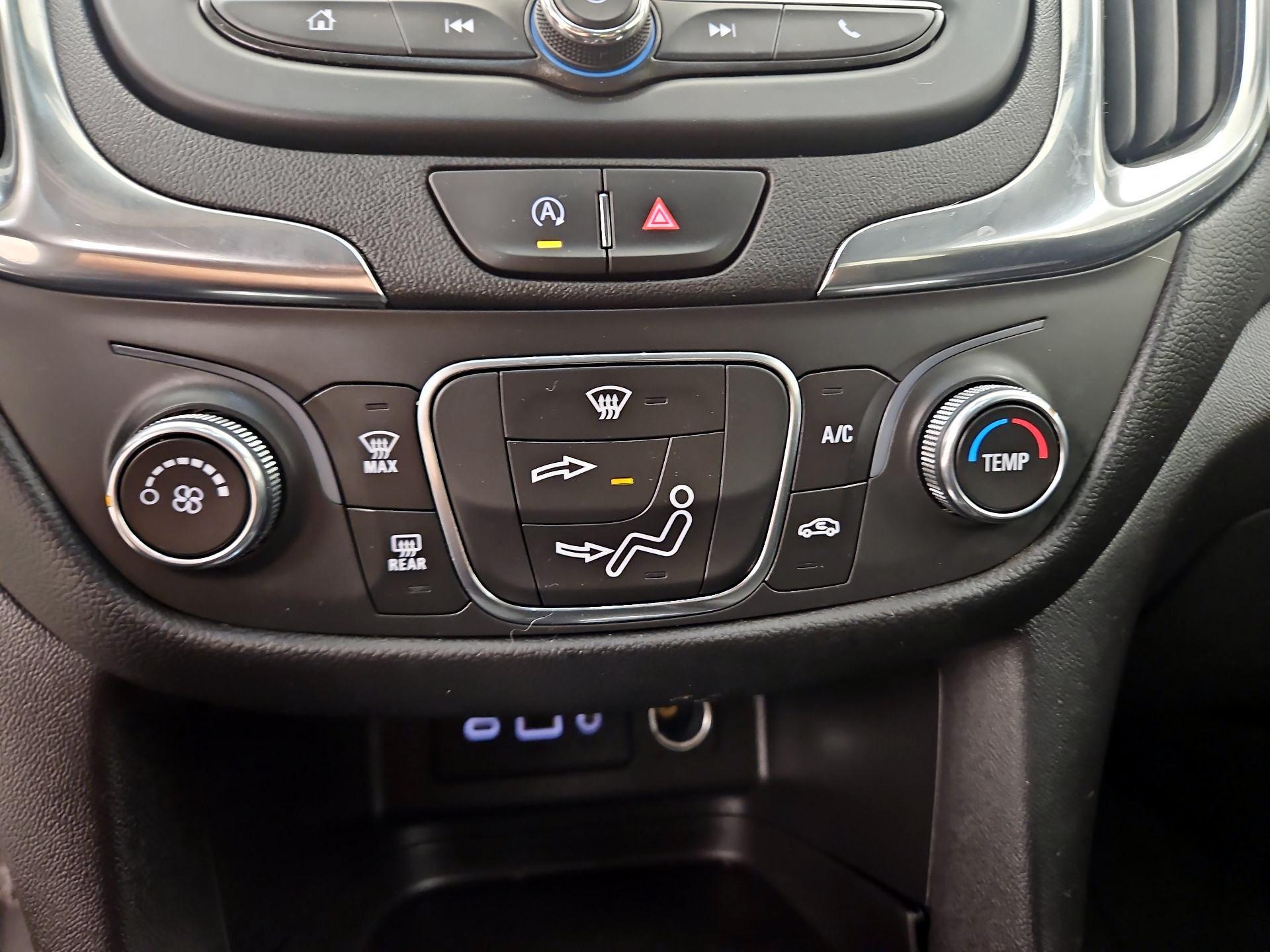 Thumbnail: 2022 Chevrolet Equinox - 16