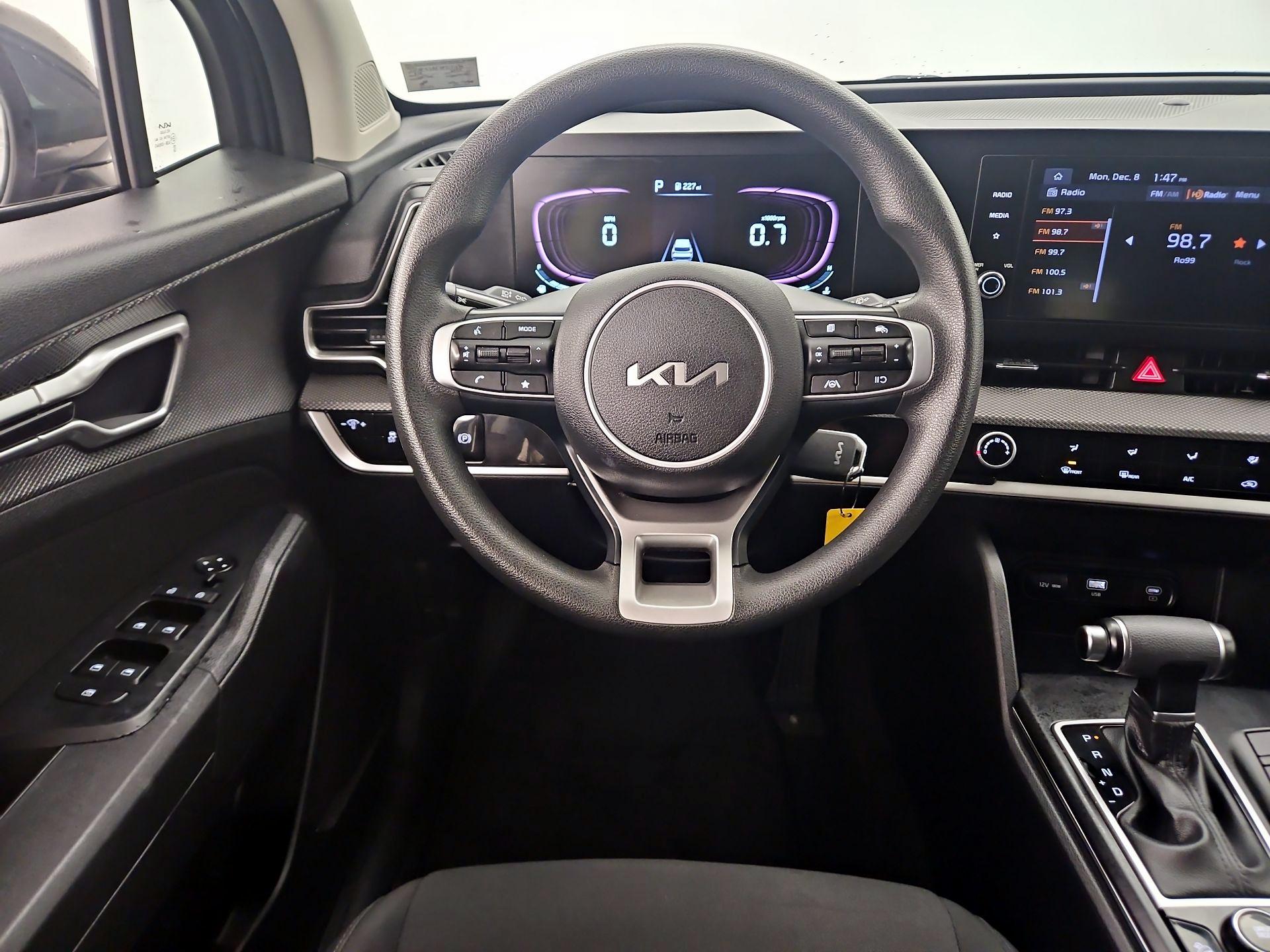 Thumbnail: 2023 Kia Sportage - 10