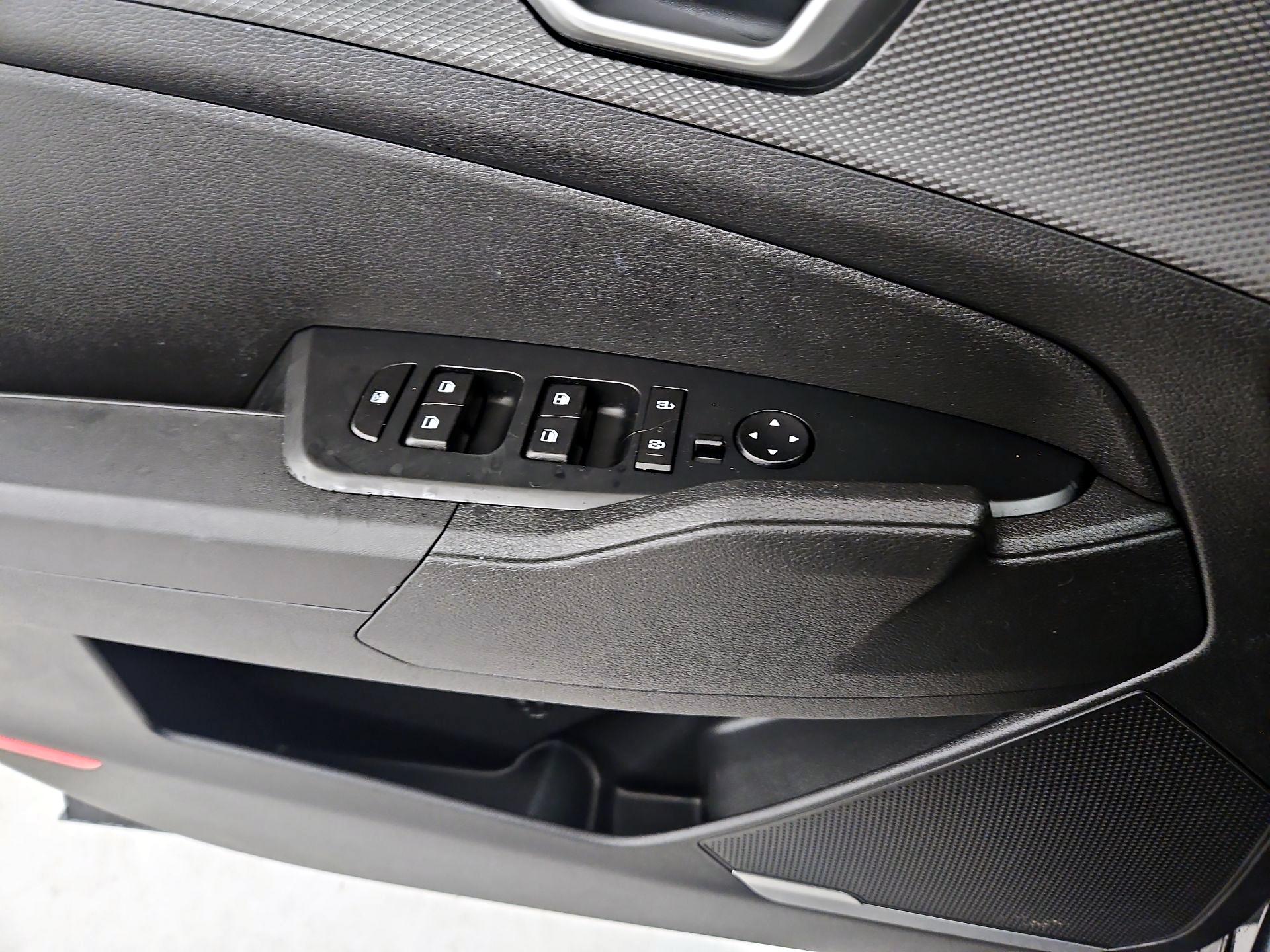 Thumbnail: 2023 Kia Sportage - 12