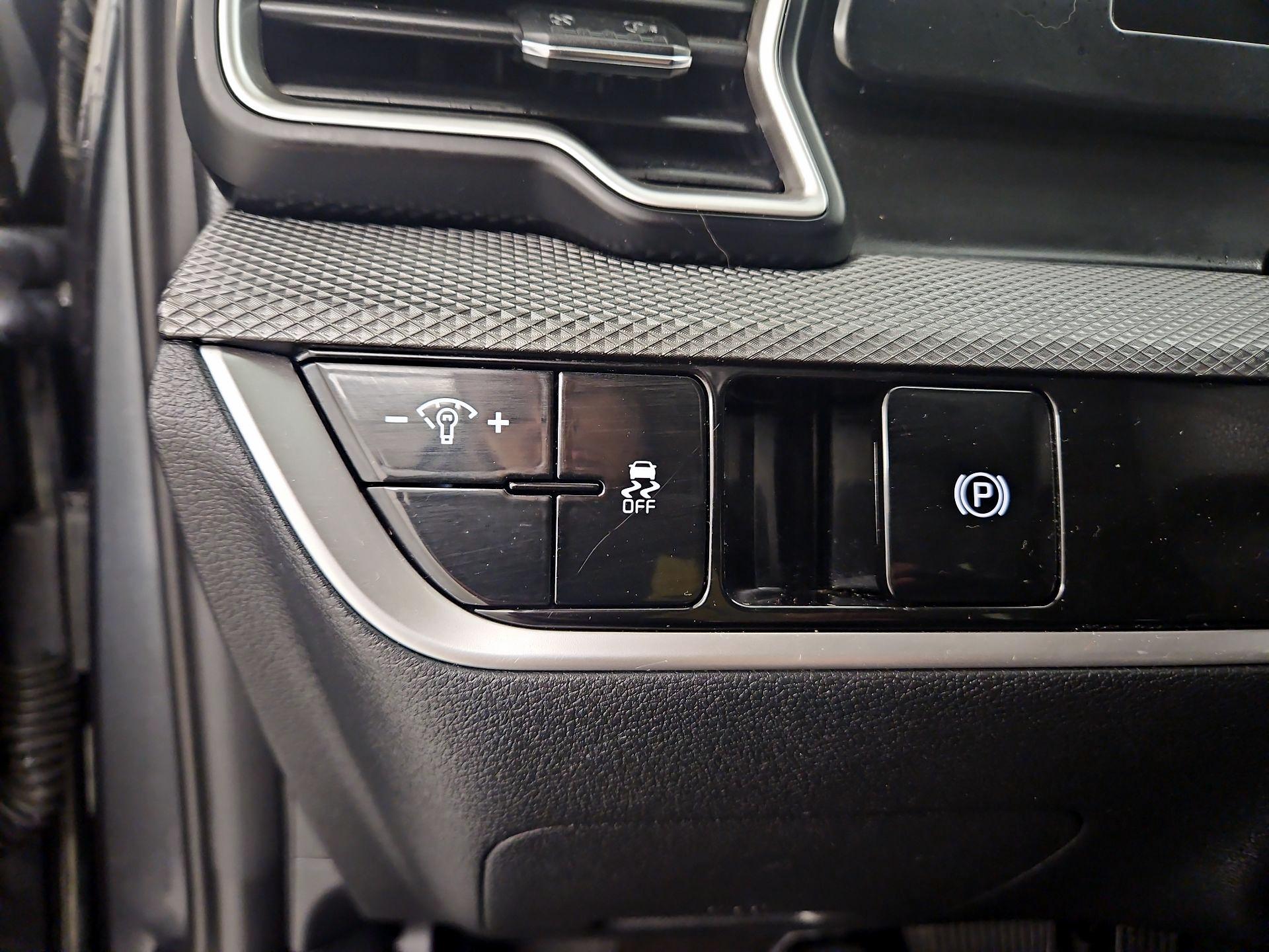 Thumbnail: 2023 Kia Sportage - 13