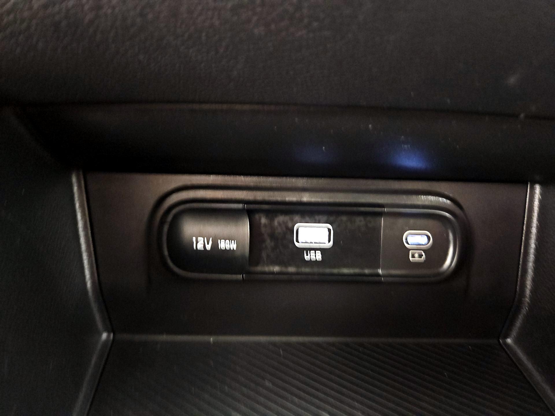 Thumbnail: 2023 Kia Sportage - 18