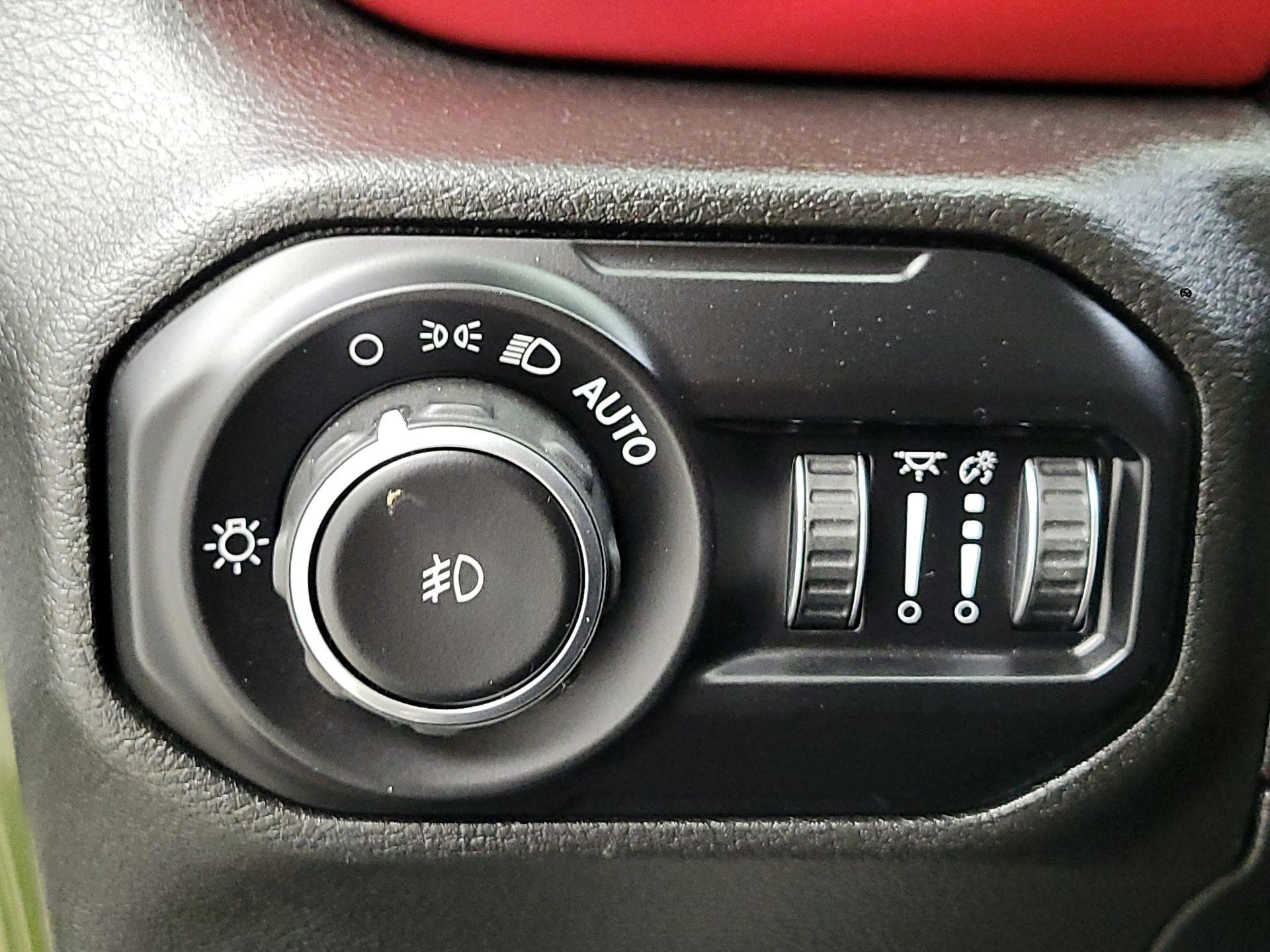 Thumbnail: 2021 Jeep Wrangler - 13