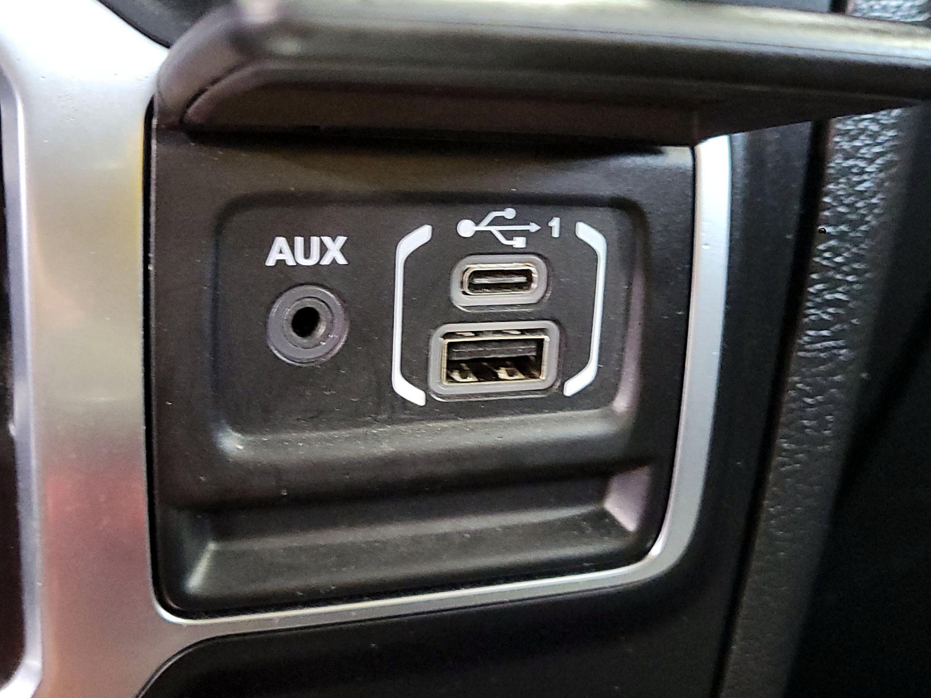 Thumbnail: 2021 Jeep Wrangler - 19