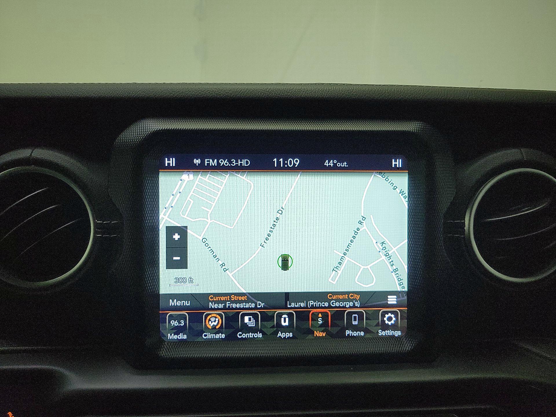 Thumbnail: 2022 Jeep Wrangler - 14