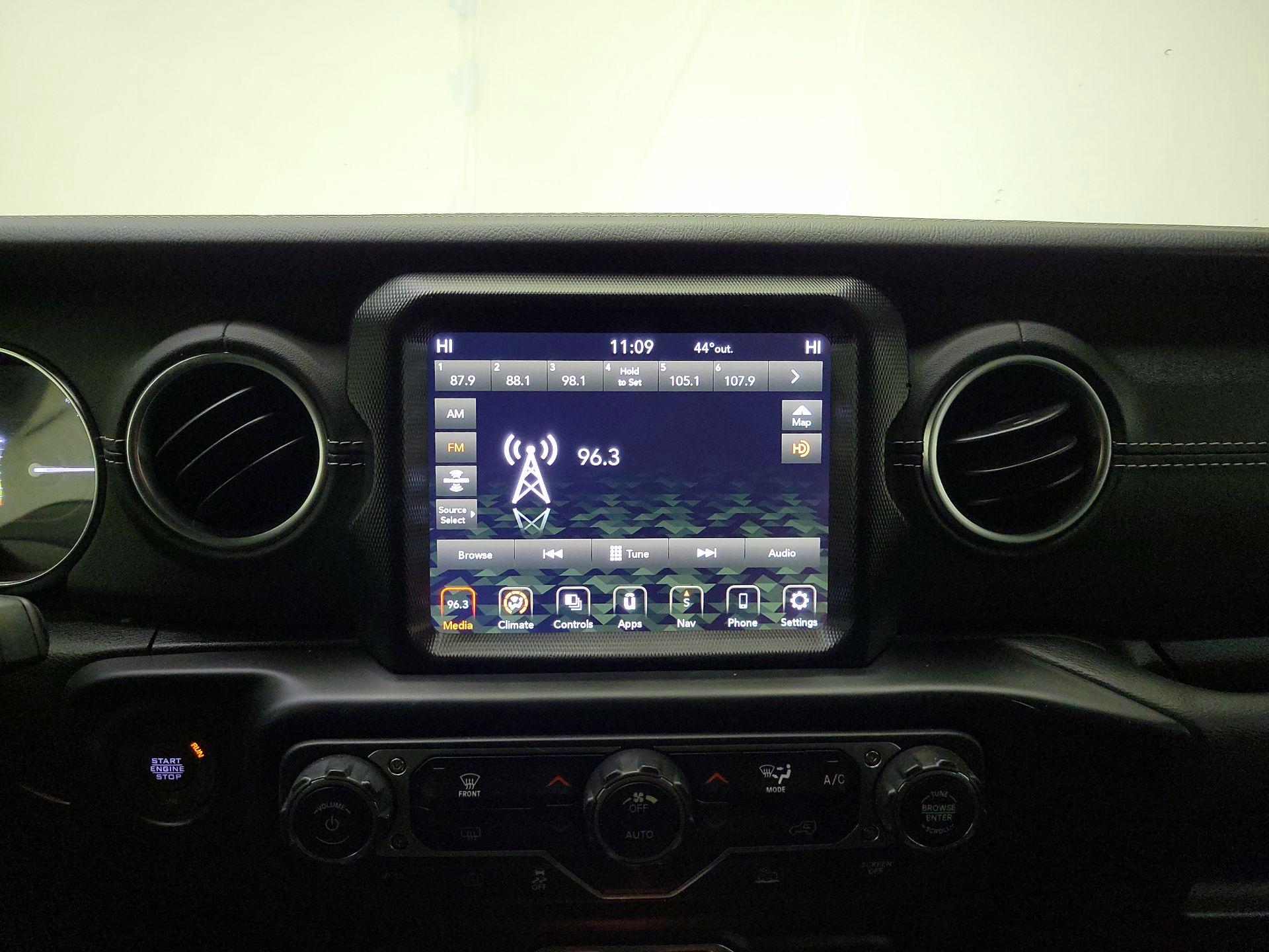 Thumbnail: 2022 Jeep Wrangler - 16