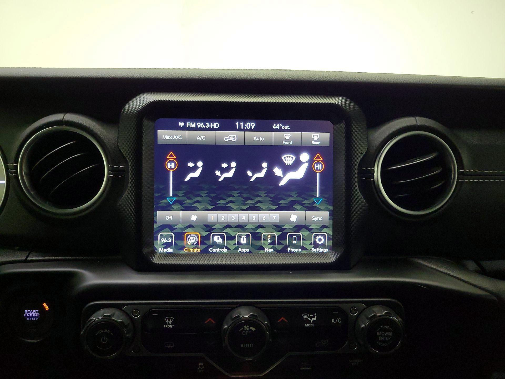 Thumbnail: 2022 Jeep Wrangler - 17