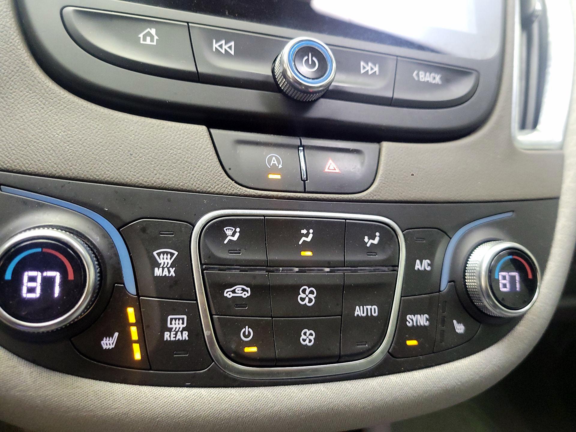 Thumbnail: 2020 Chevrolet Malibu - 16