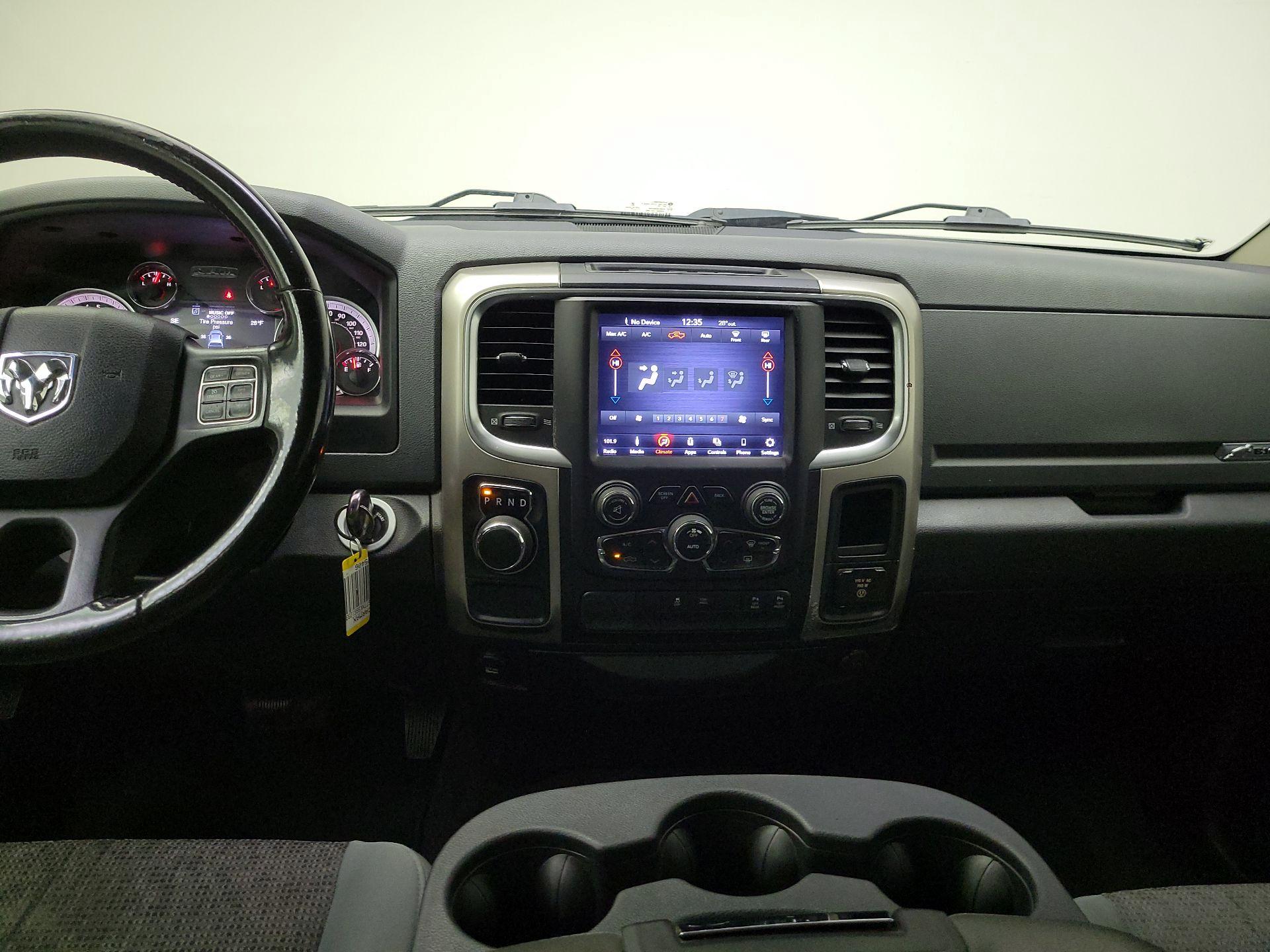 Thumbnail: 2019 RAM 1500 Classic - 9