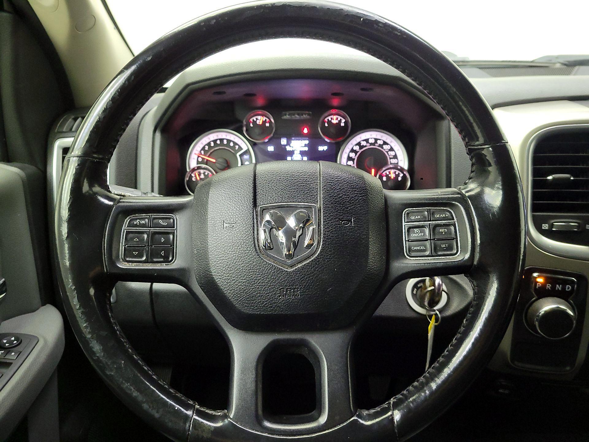 Thumbnail: 2019 RAM 1500 Classic - 10