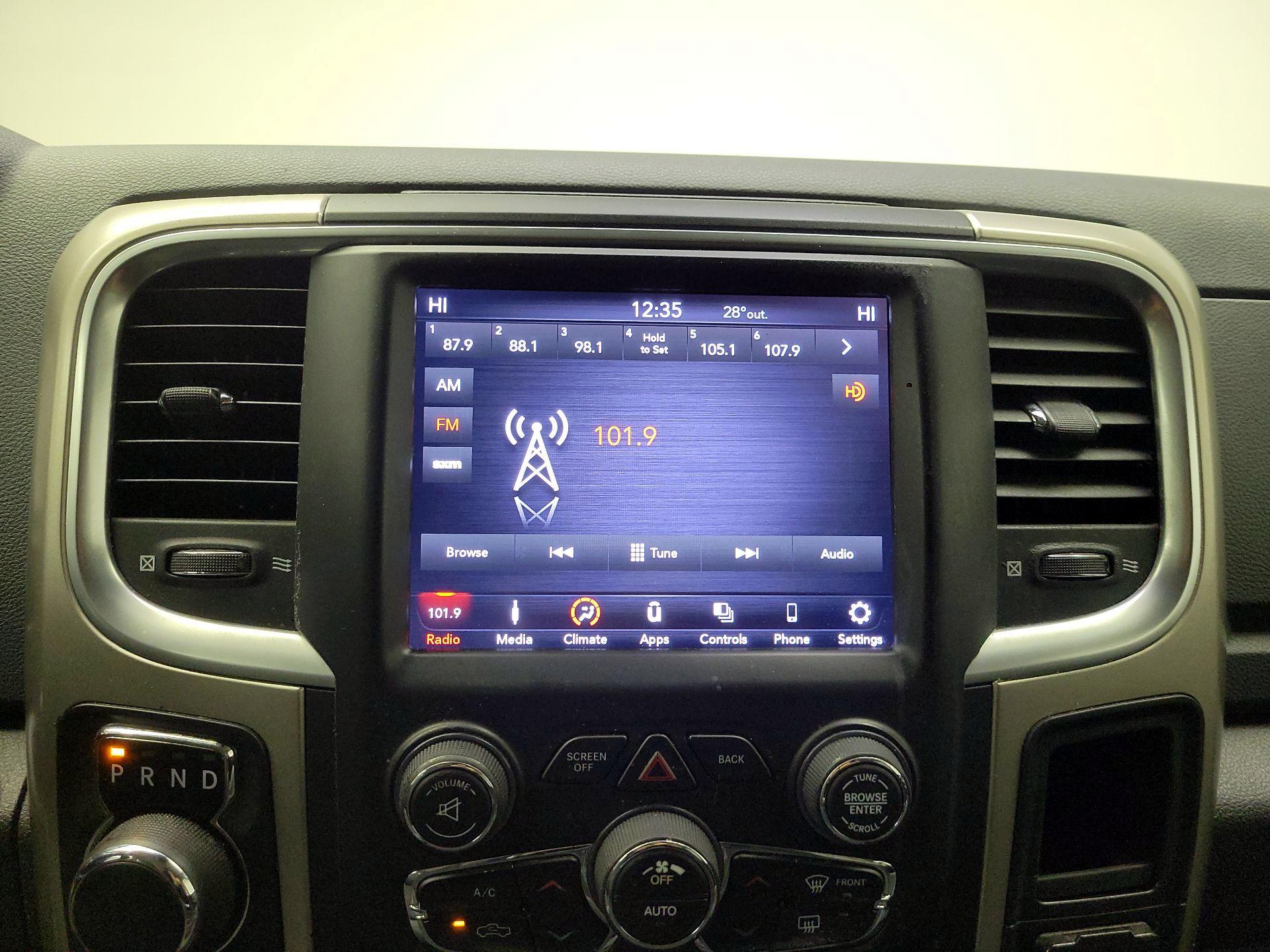 Thumbnail: 2019 RAM 1500 Classic - 15