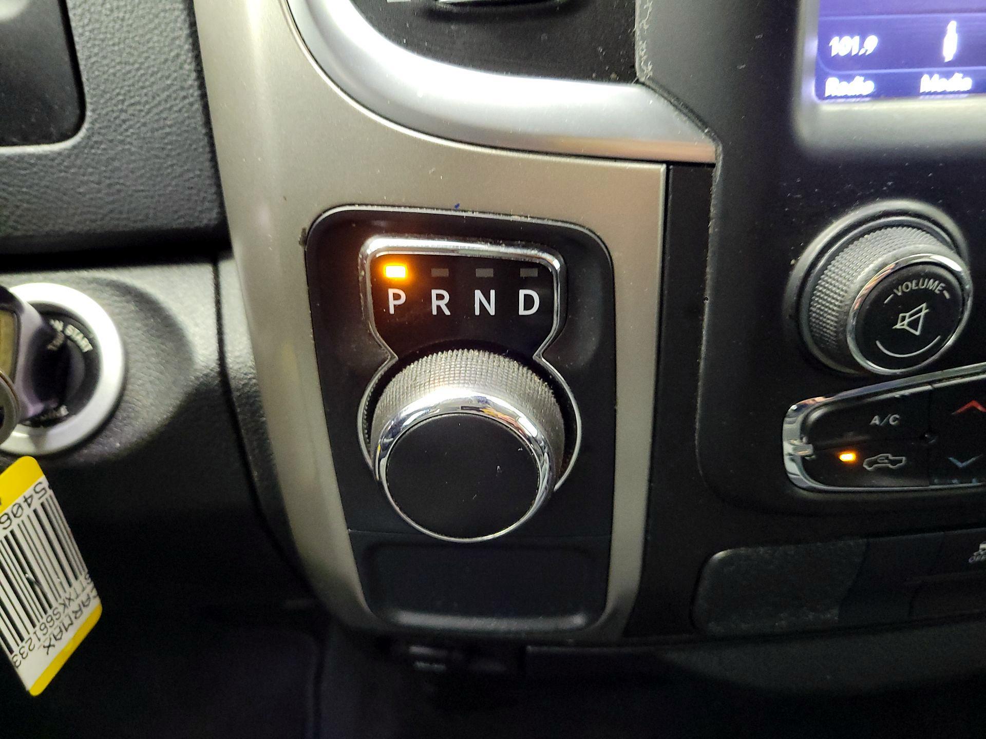 Thumbnail: 2019 RAM 1500 Classic - 17