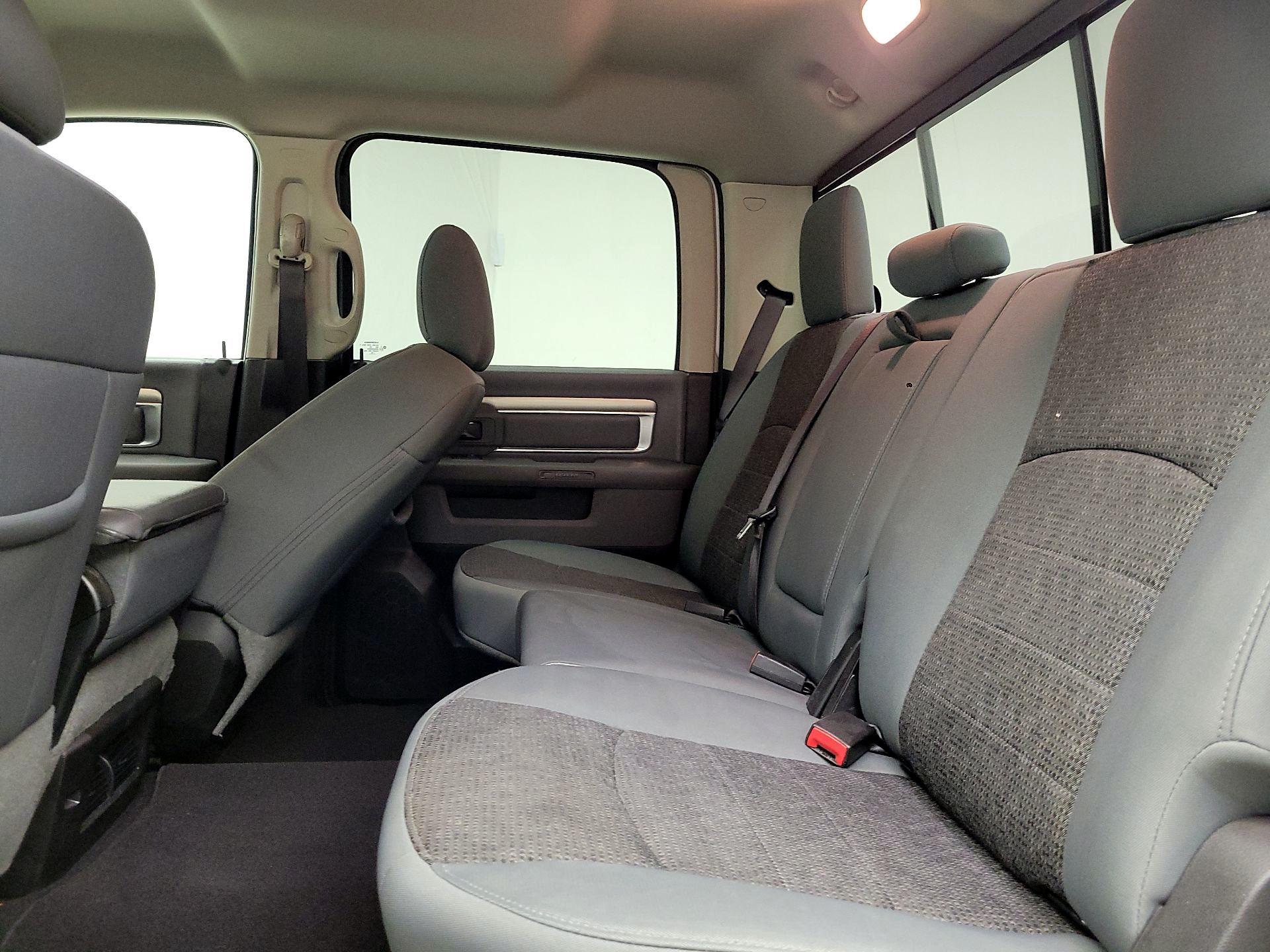 Thumbnail: 2019 RAM 1500 Classic - 19