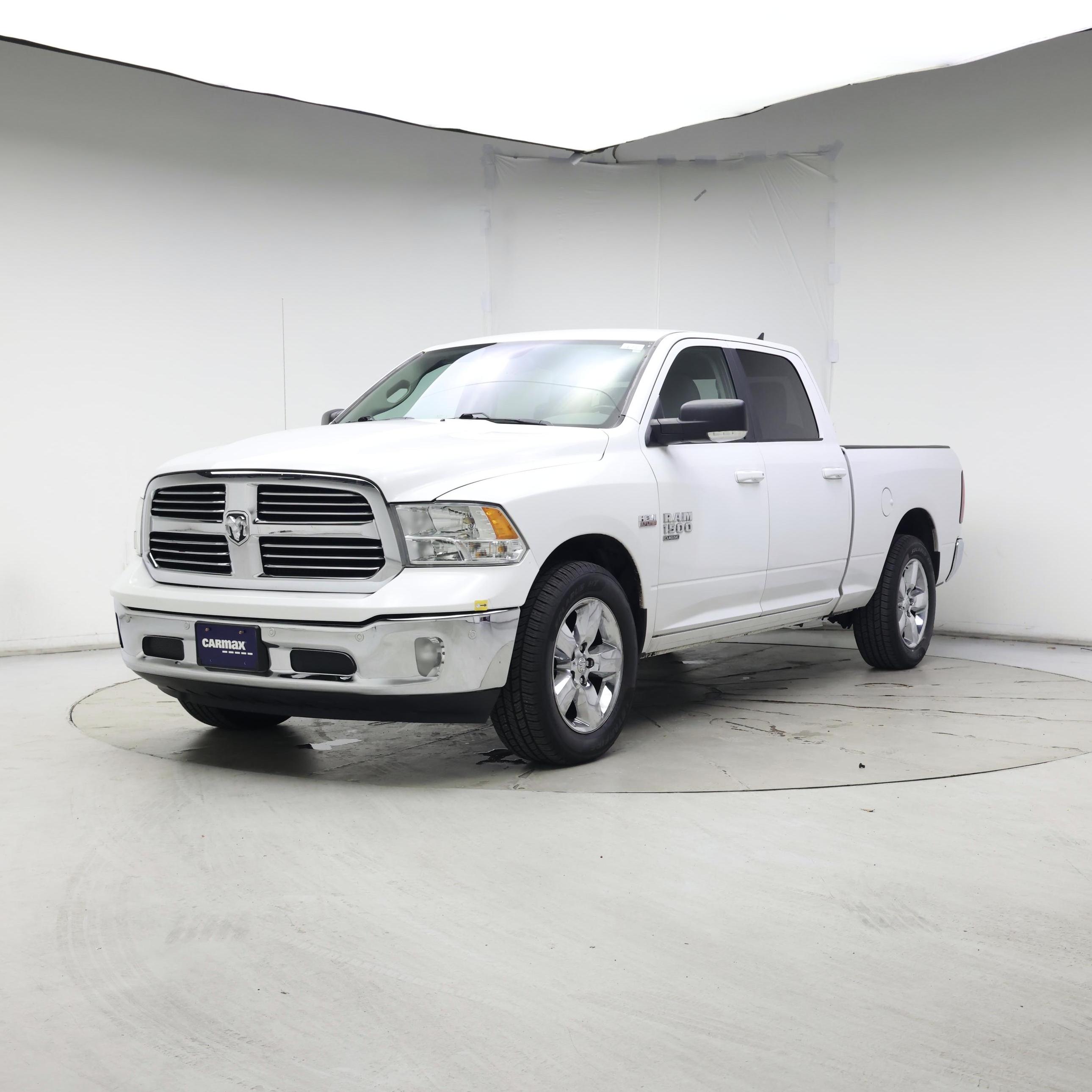 Thumbnail: 2019 RAM 1500 Classic - 4