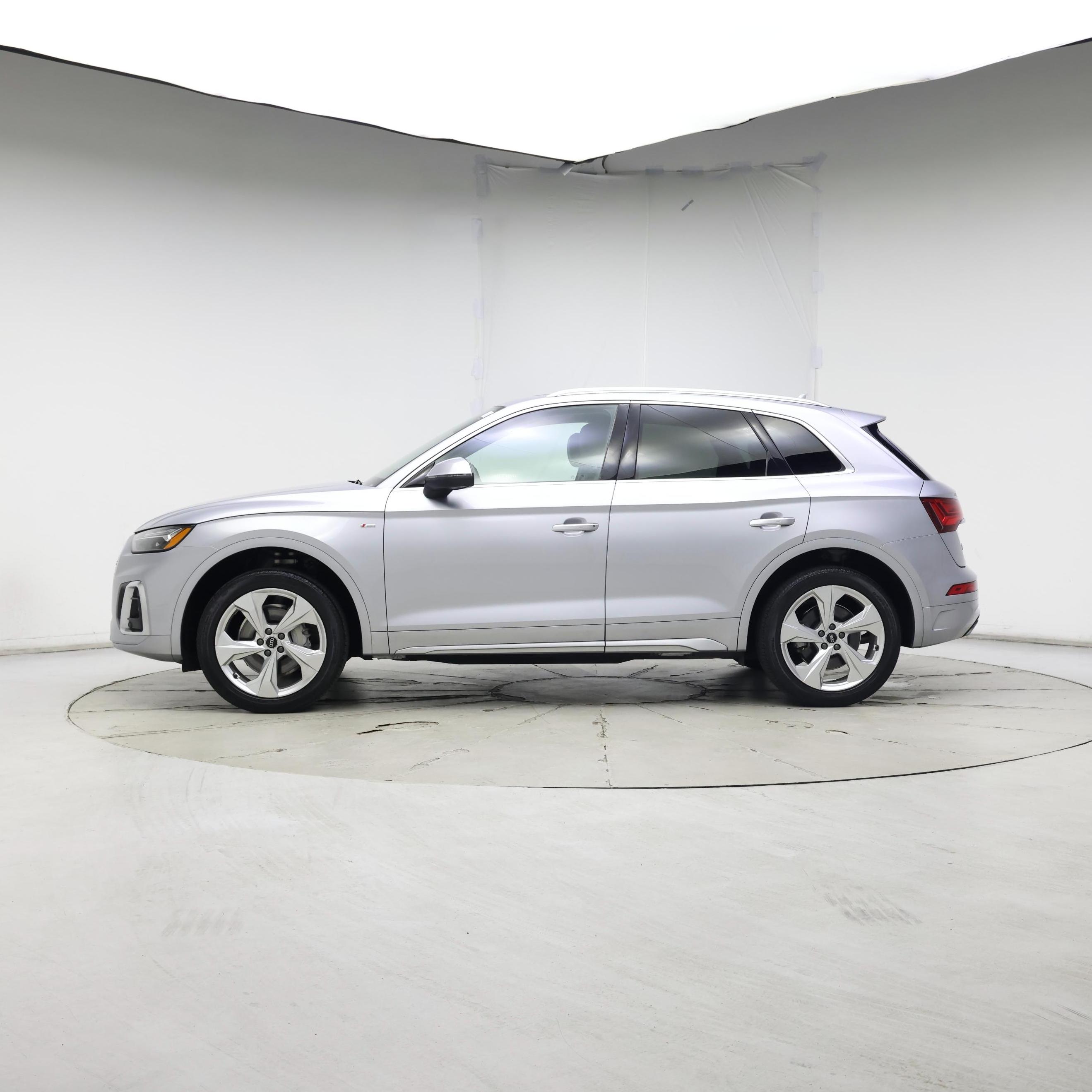 Thumbnail: 2022 Audi Q5 - 3