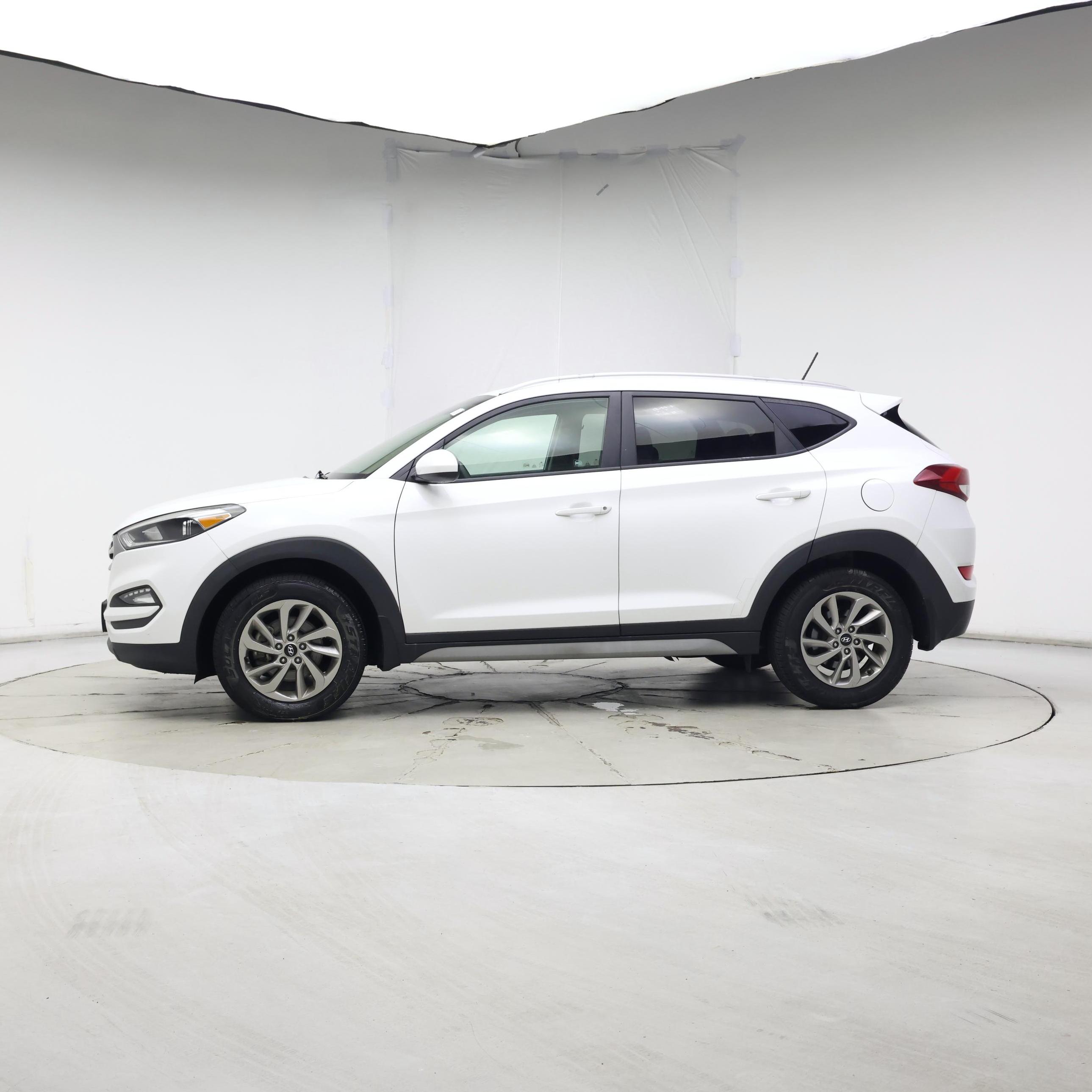 Thumbnail: 2017 Hyundai Tucson - 3